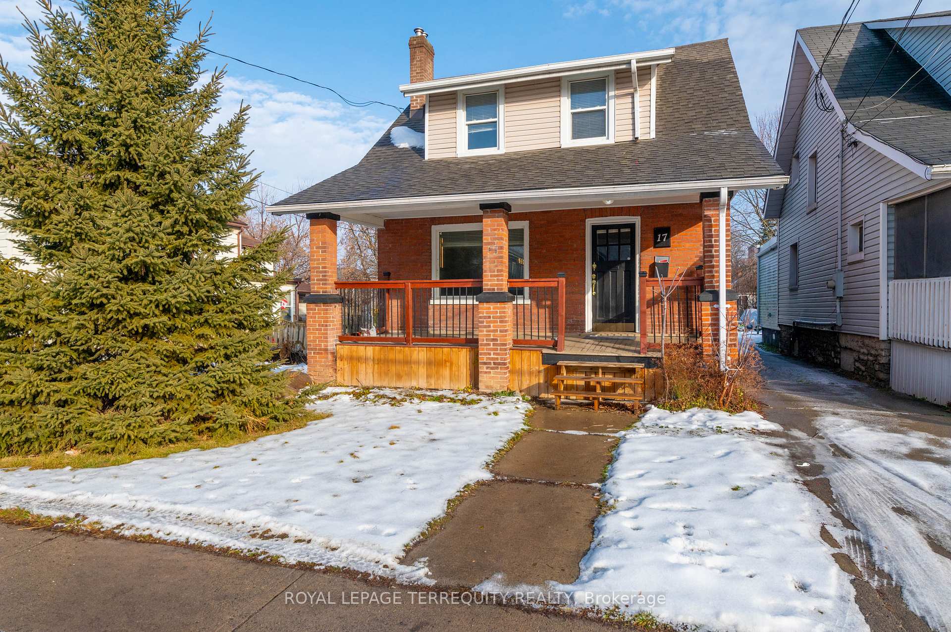 Photo 2 of 17 Dunbar Street, Belleville, Belleville Ward — HOMEH