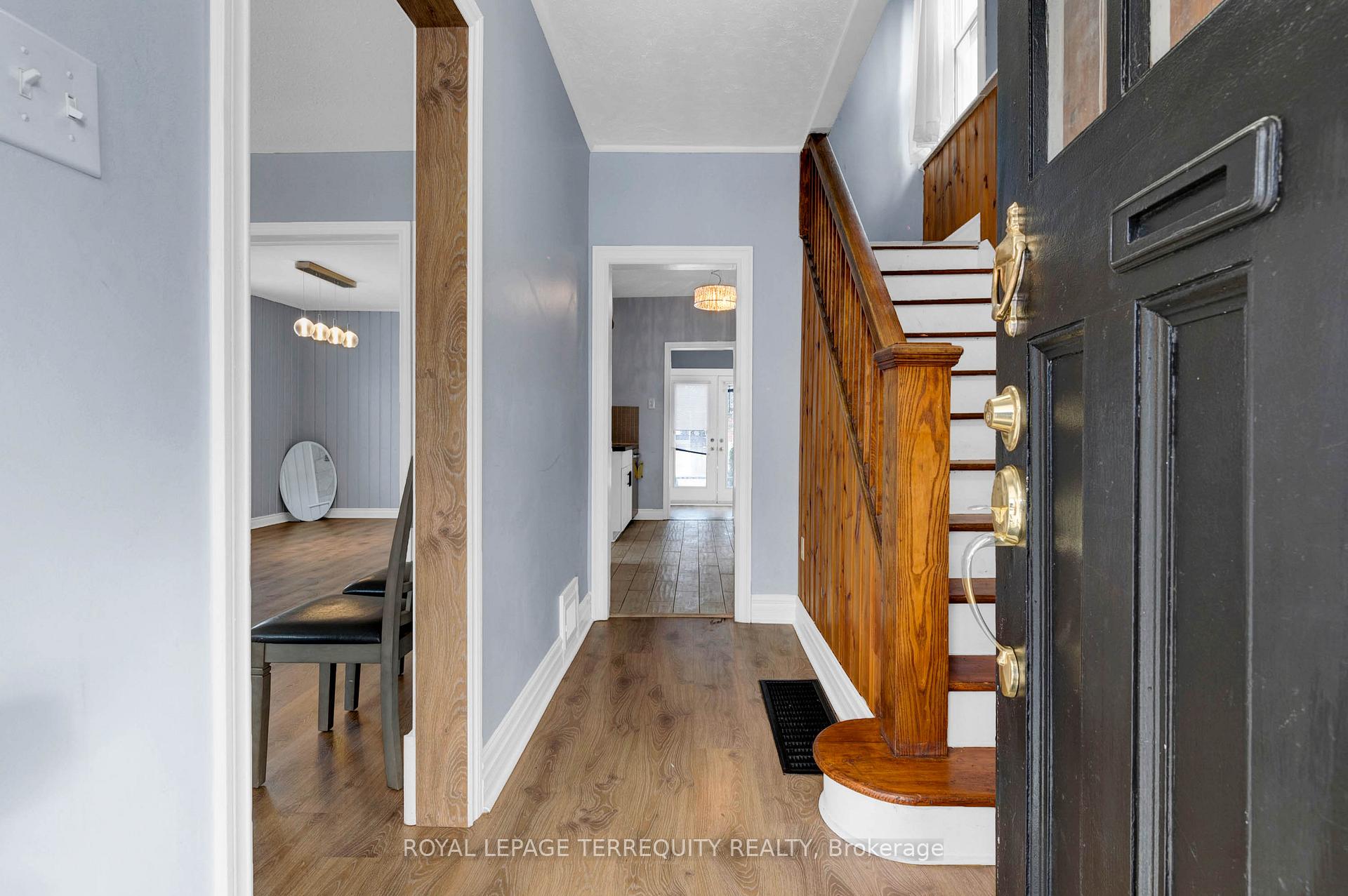 Photo 7 of 17 Dunbar Street, Belleville, Belleville Ward — HOMEH