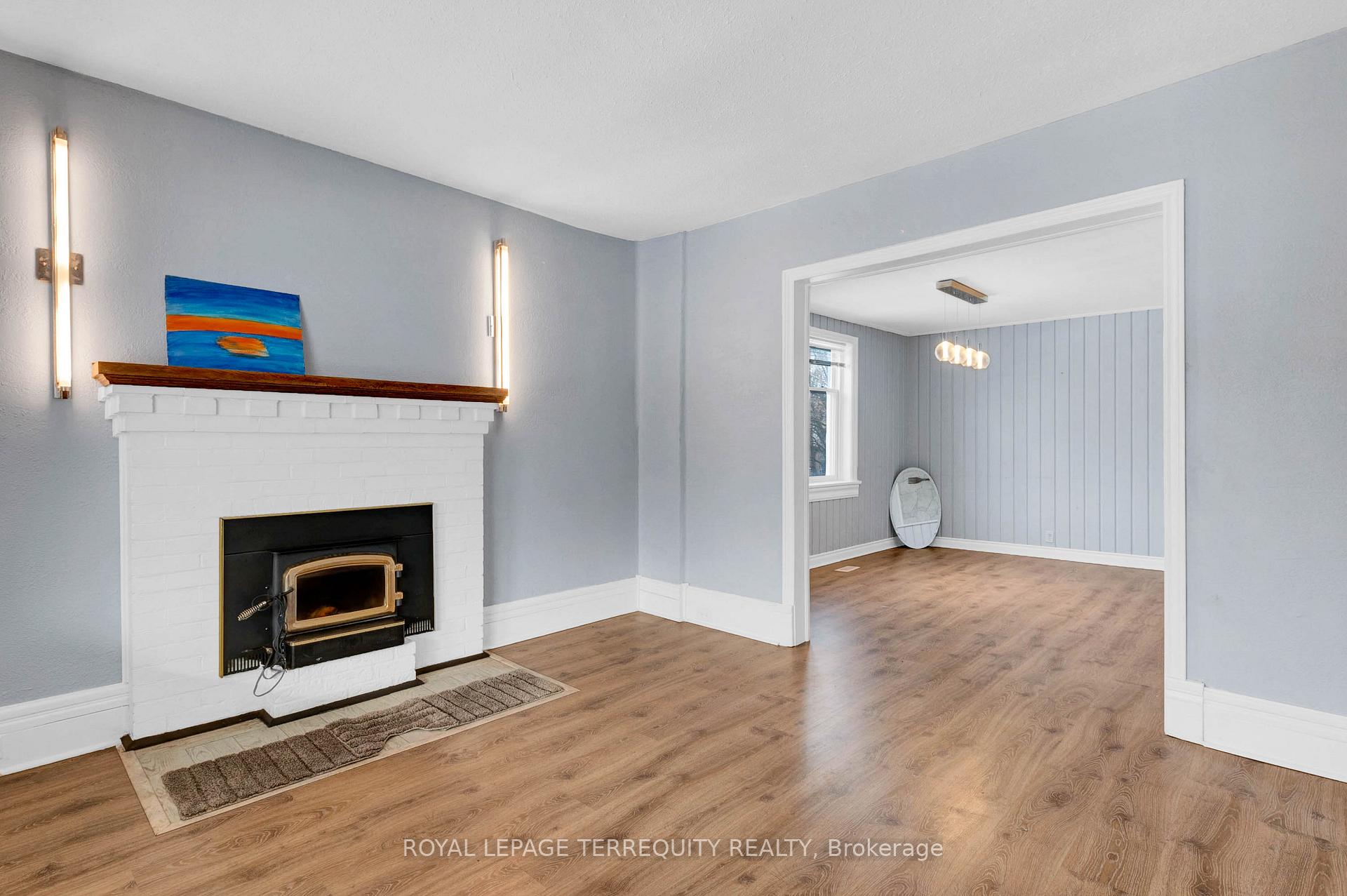 Photo 9 of 17 Dunbar Street, Belleville, Belleville Ward — HOMEH