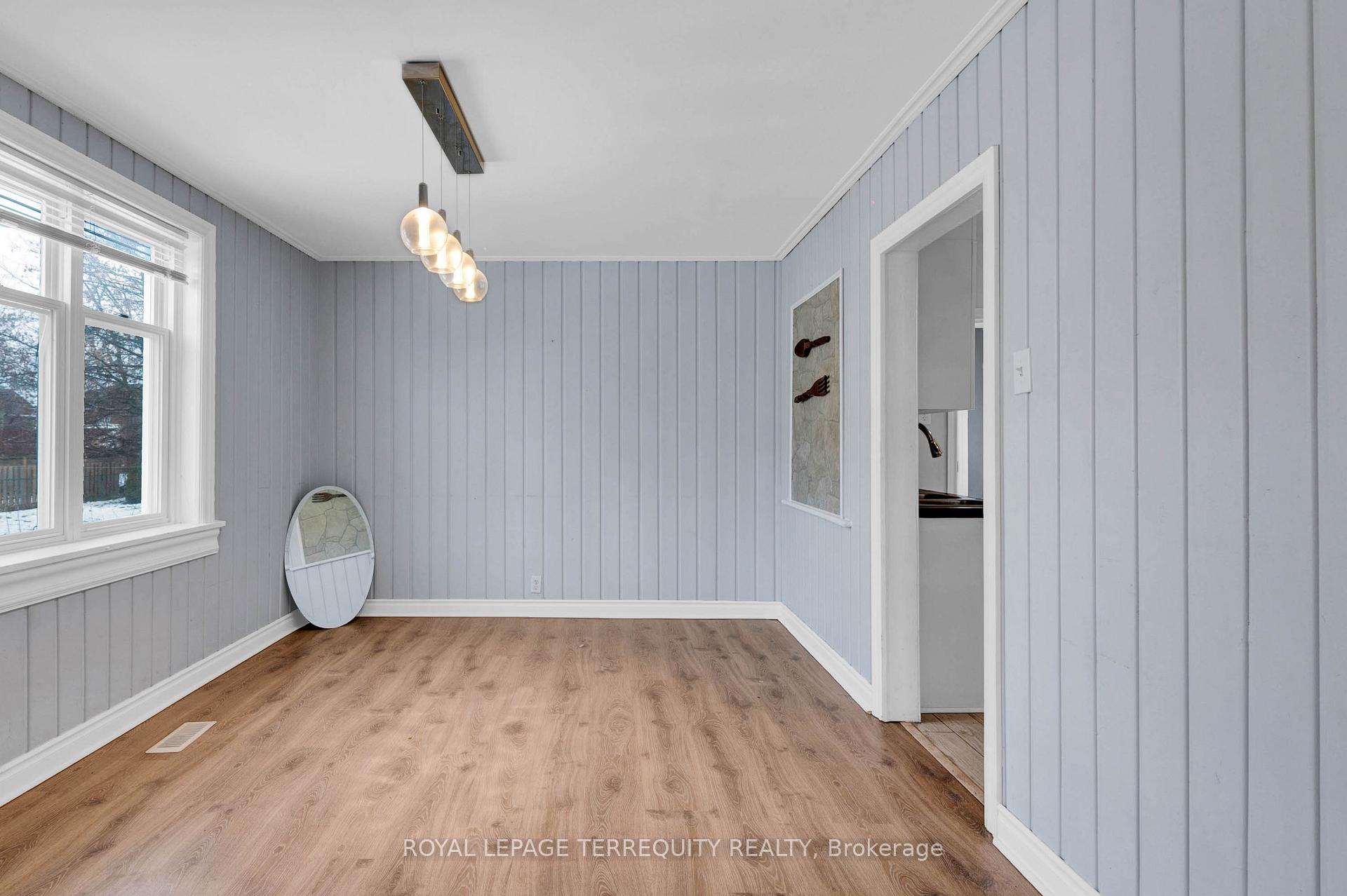 Photo 11 of 17 Dunbar Street, Belleville, Belleville Ward — HOMEH