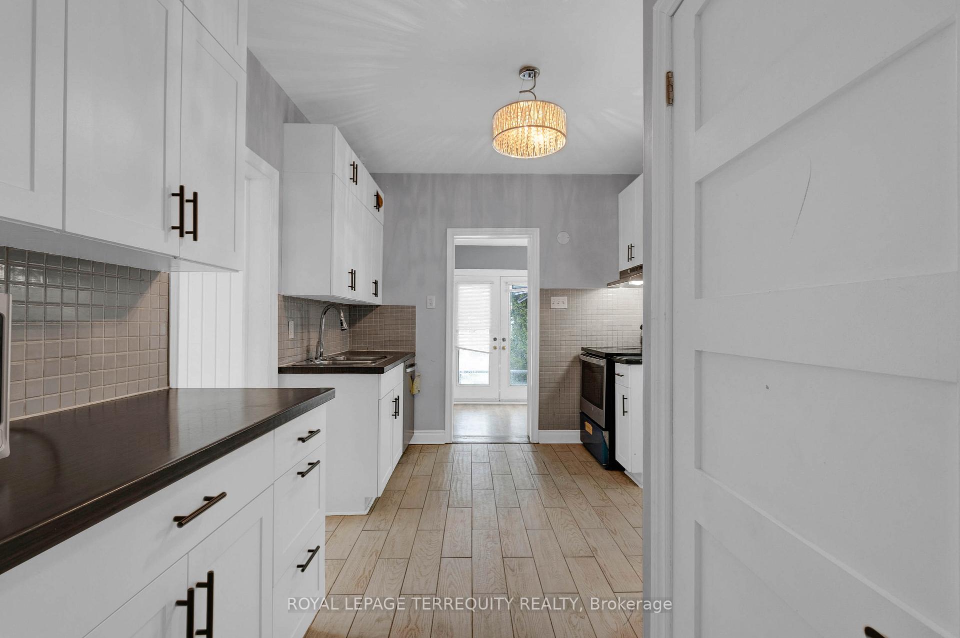 Photo 15 of 17 Dunbar Street, Belleville, Belleville Ward — HOMEH