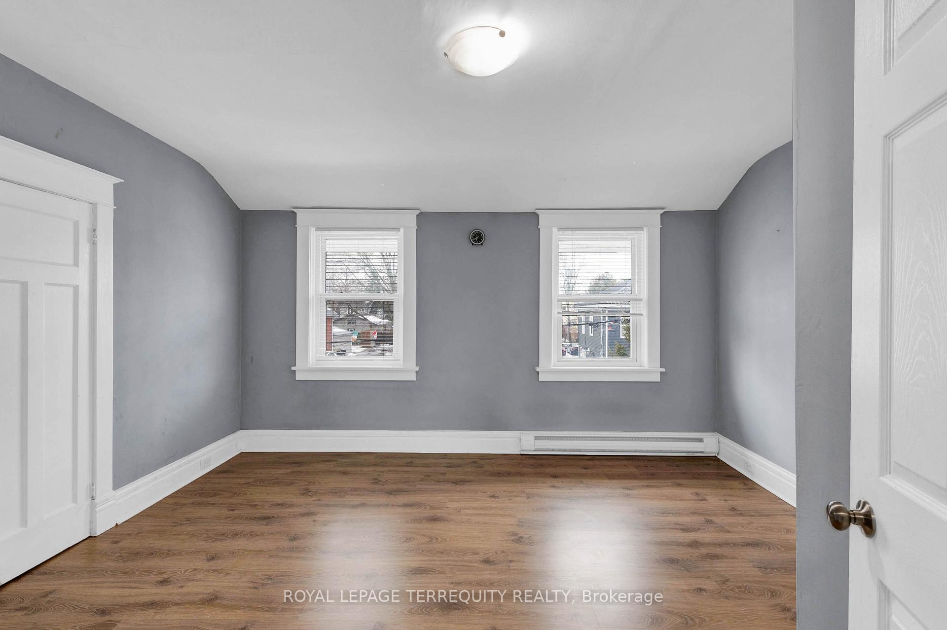 Photo 20 of 17 Dunbar Street, Belleville, Belleville Ward — HOMEH