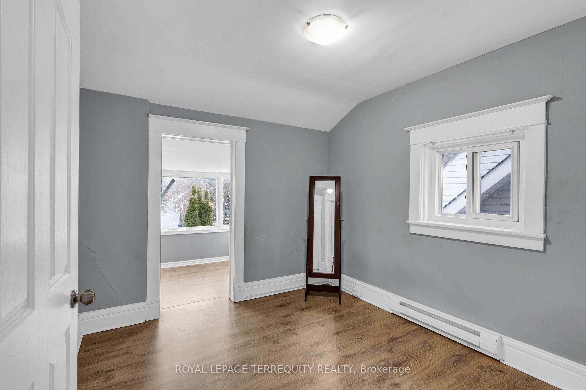 Photo 25 of 17 Dunbar Street, Belleville, Belleville Ward — HOMEH