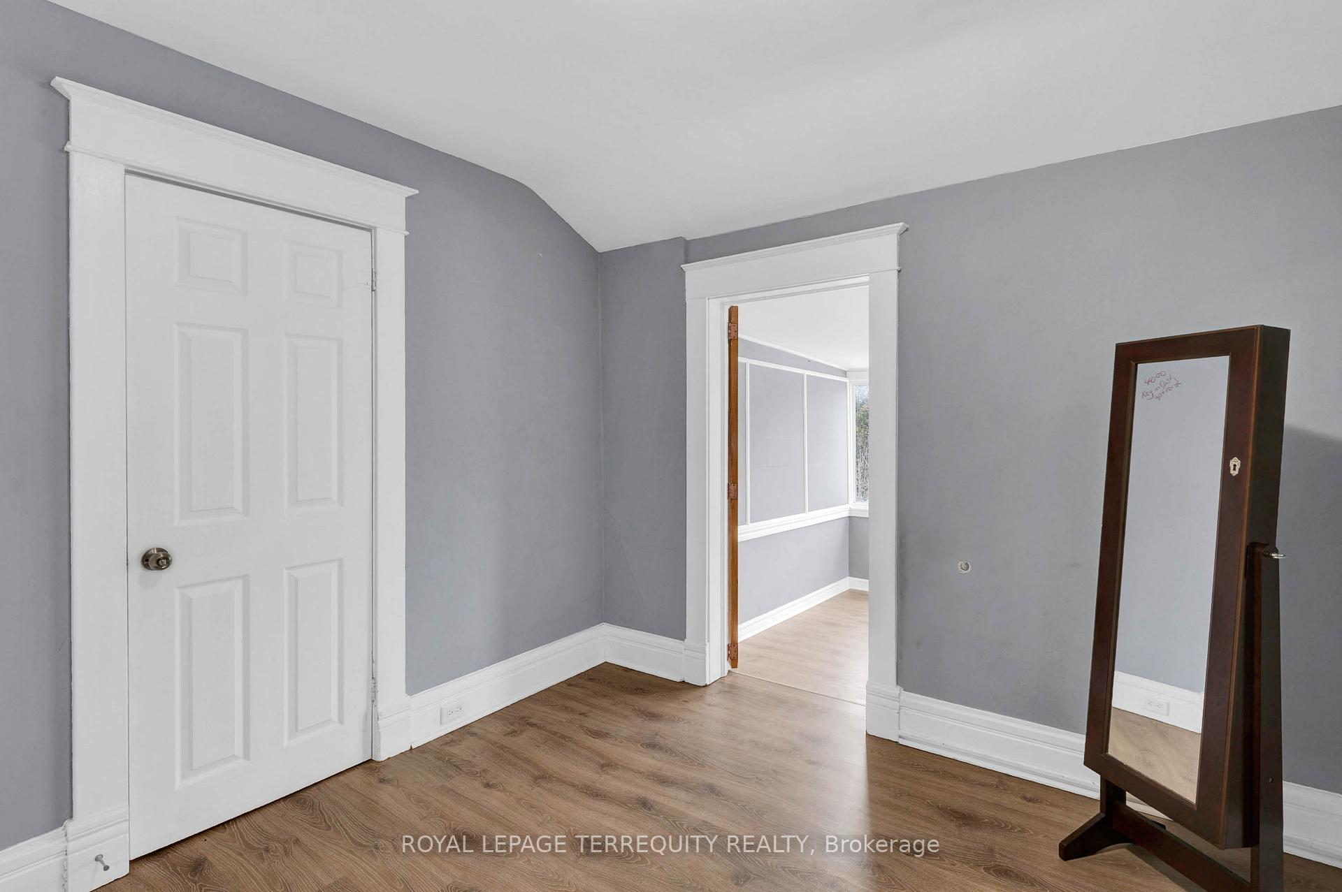 Photo 26 of 17 Dunbar Street, Belleville, Belleville Ward — HOMEH