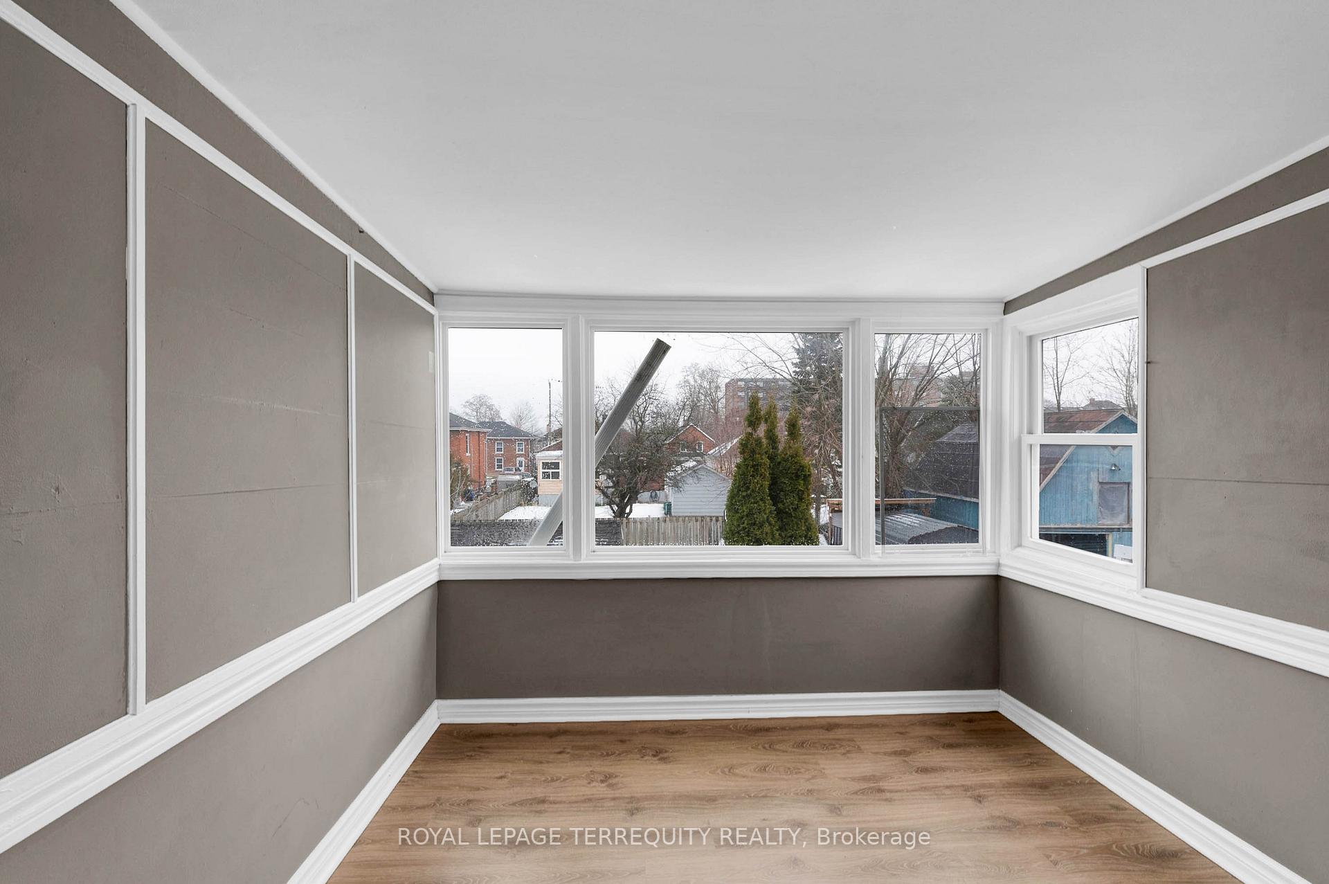Photo 27 of 17 Dunbar Street, Belleville, Belleville Ward — HOMEH
