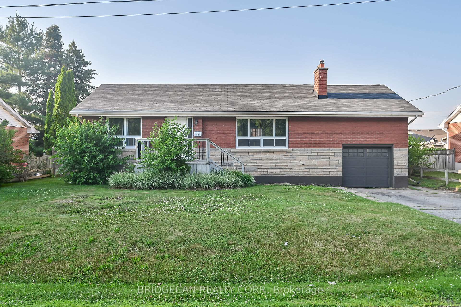Photo 1 of 17 Brierwood Avenue, Grimsby, Grimsby West — HOMEH