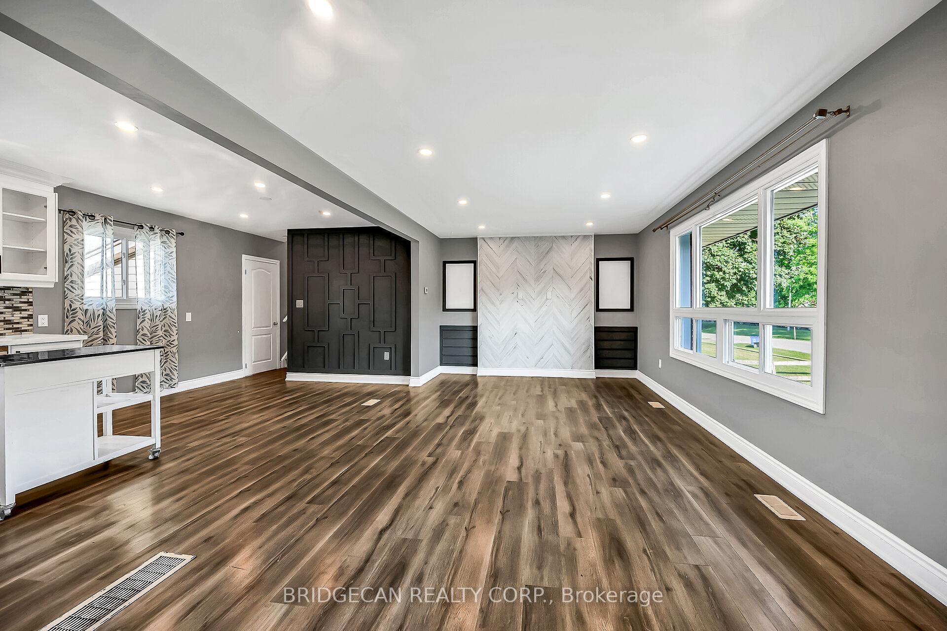 Photo 8 of 17 Brierwood Avenue, Grimsby, Grimsby West — HOMEH