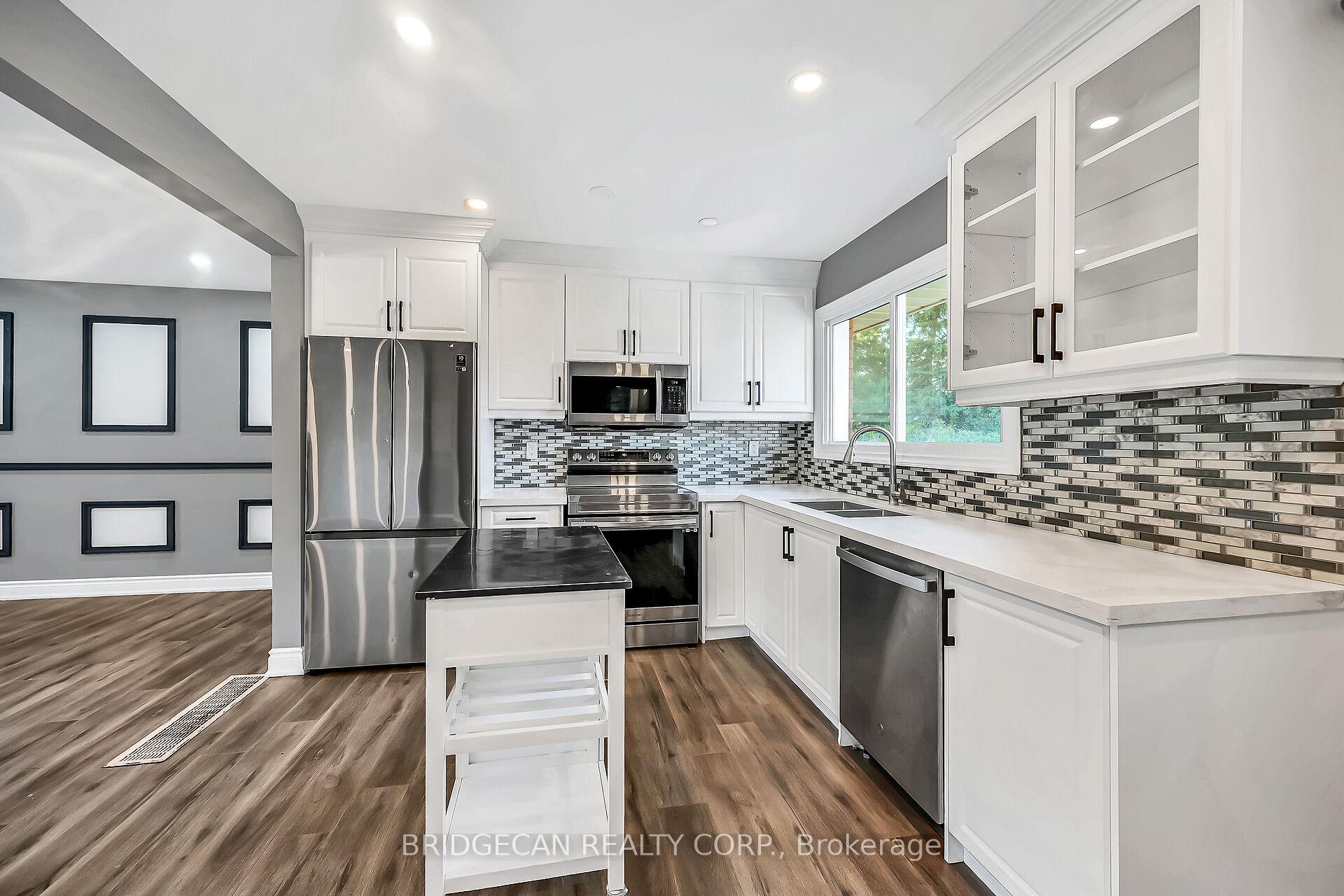 Photo 13 of 17 Brierwood Avenue, Grimsby, Grimsby West — HOMEH