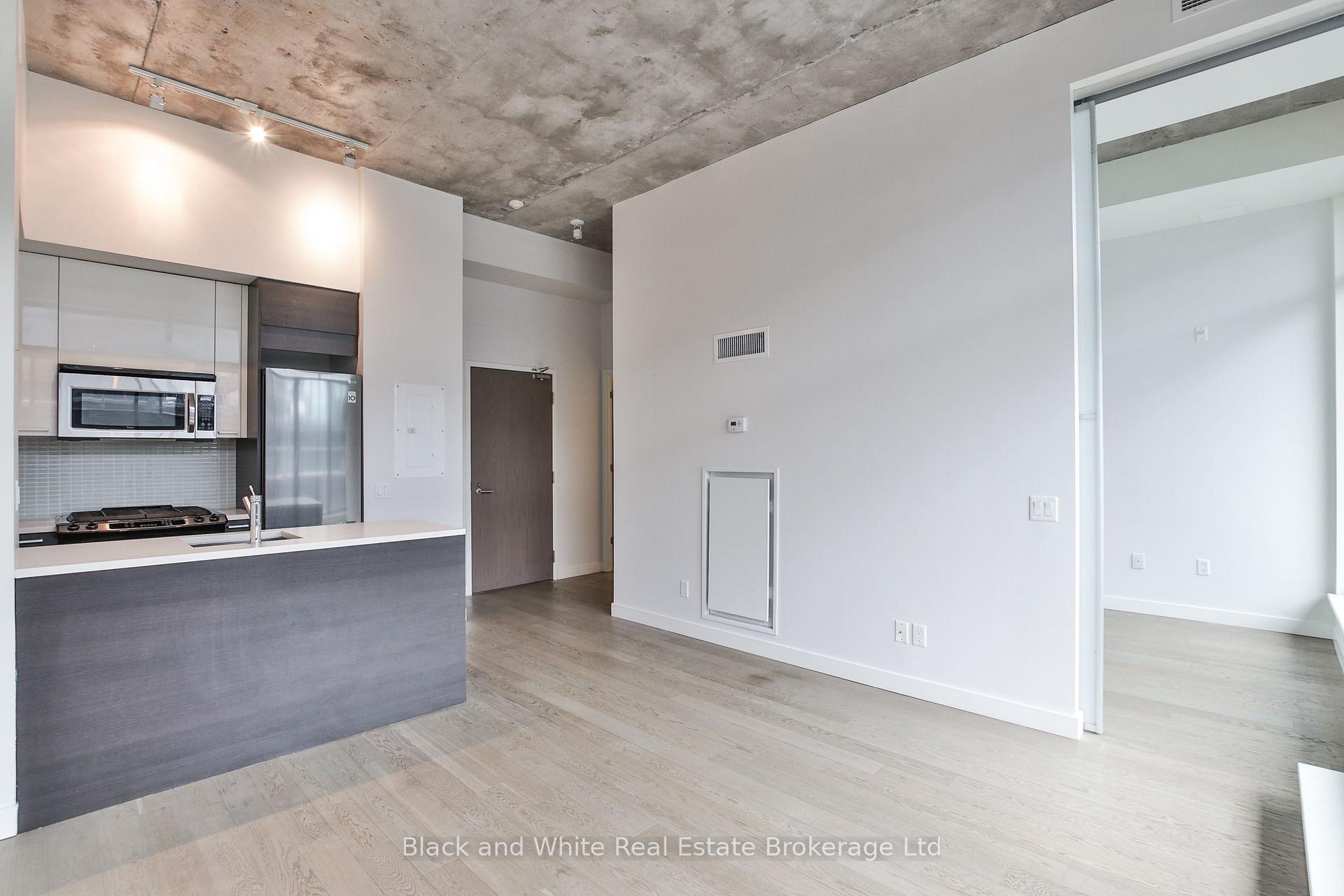 Photo 4 of Unit 823, 90 Broadview Avenue, Toronto, South Riverdale — HOMEH