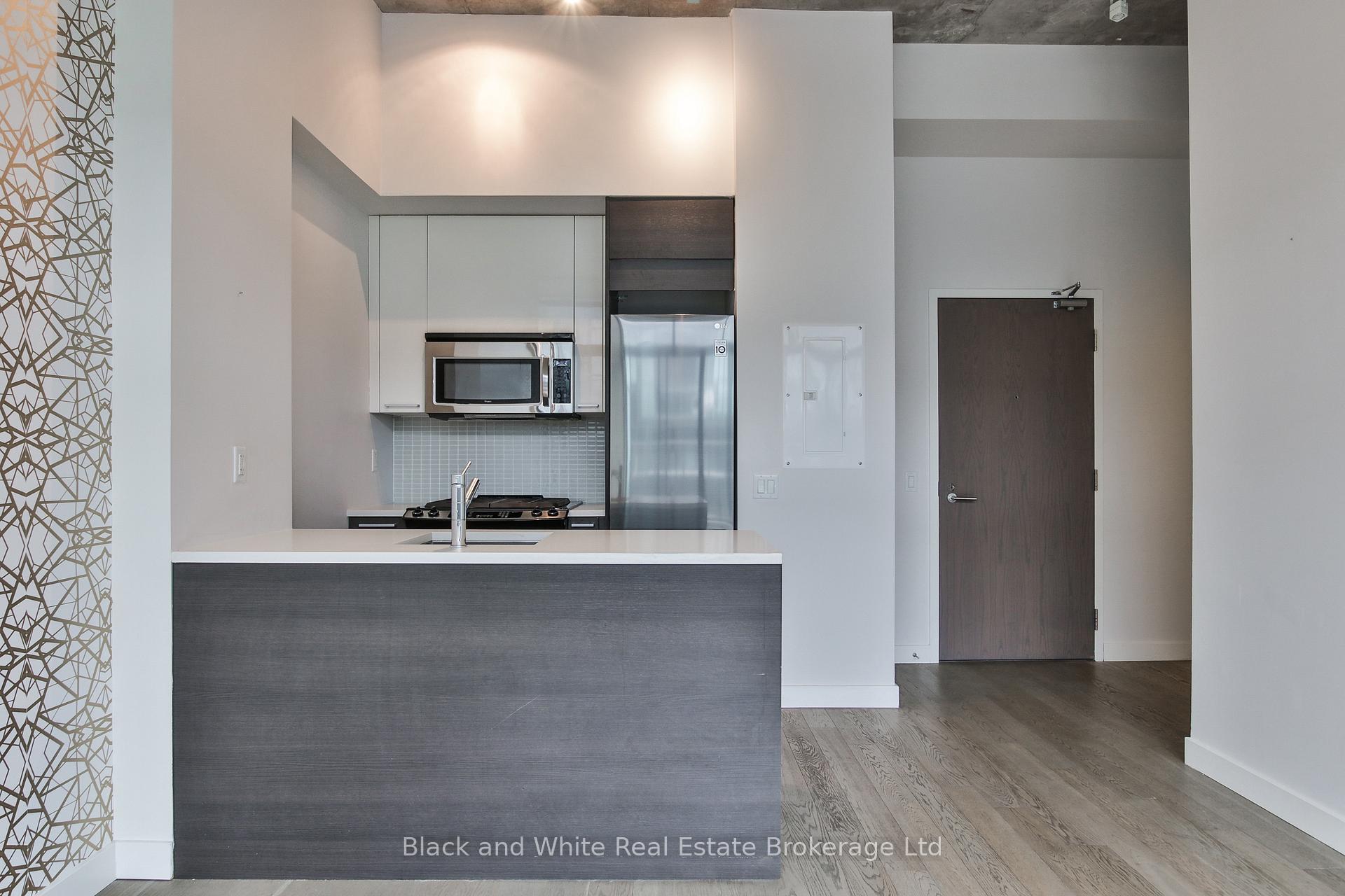 Photo 5 of Unit 823, 90 Broadview Avenue, Toronto, South Riverdale — HOMEH