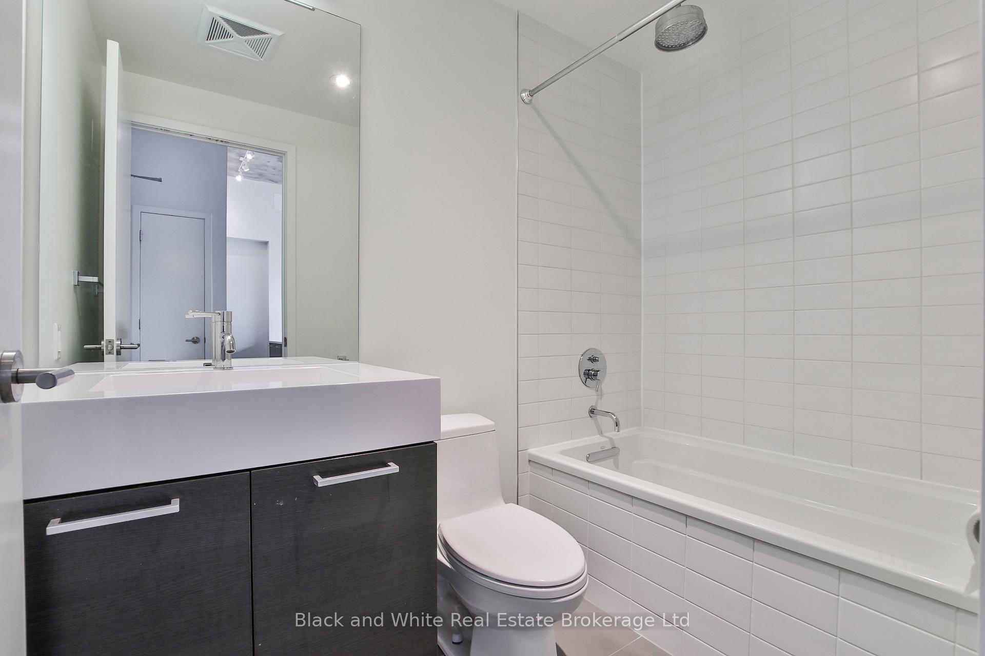Photo 9 of Unit 823, 90 Broadview Avenue, Toronto, South Riverdale — HOMEH