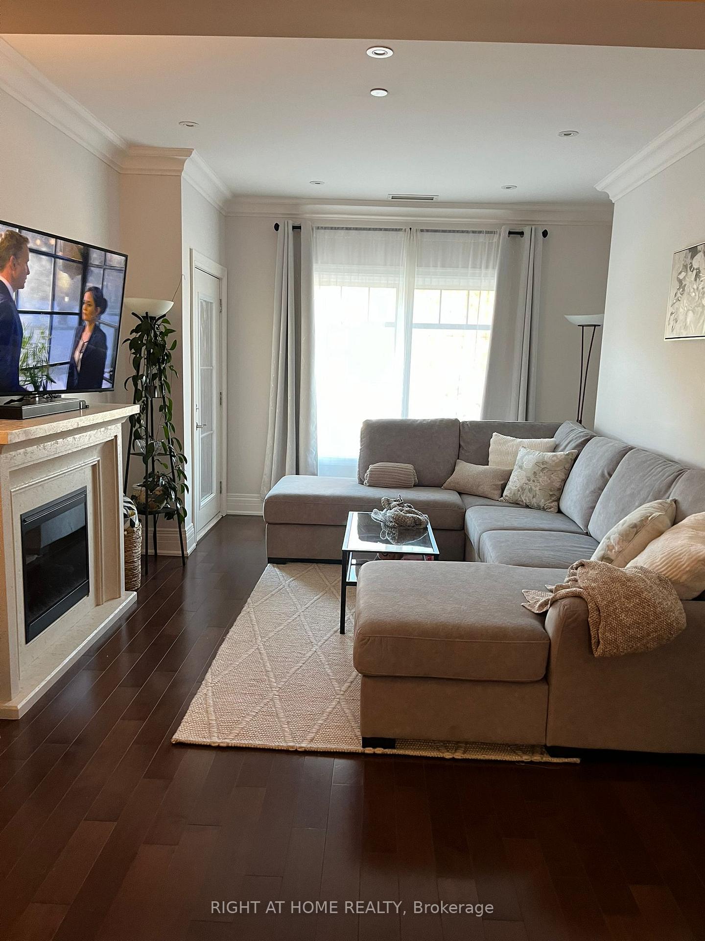 Photo 6 of Unit 236, 80 Burns Boulevard, King, King City — HOMEH