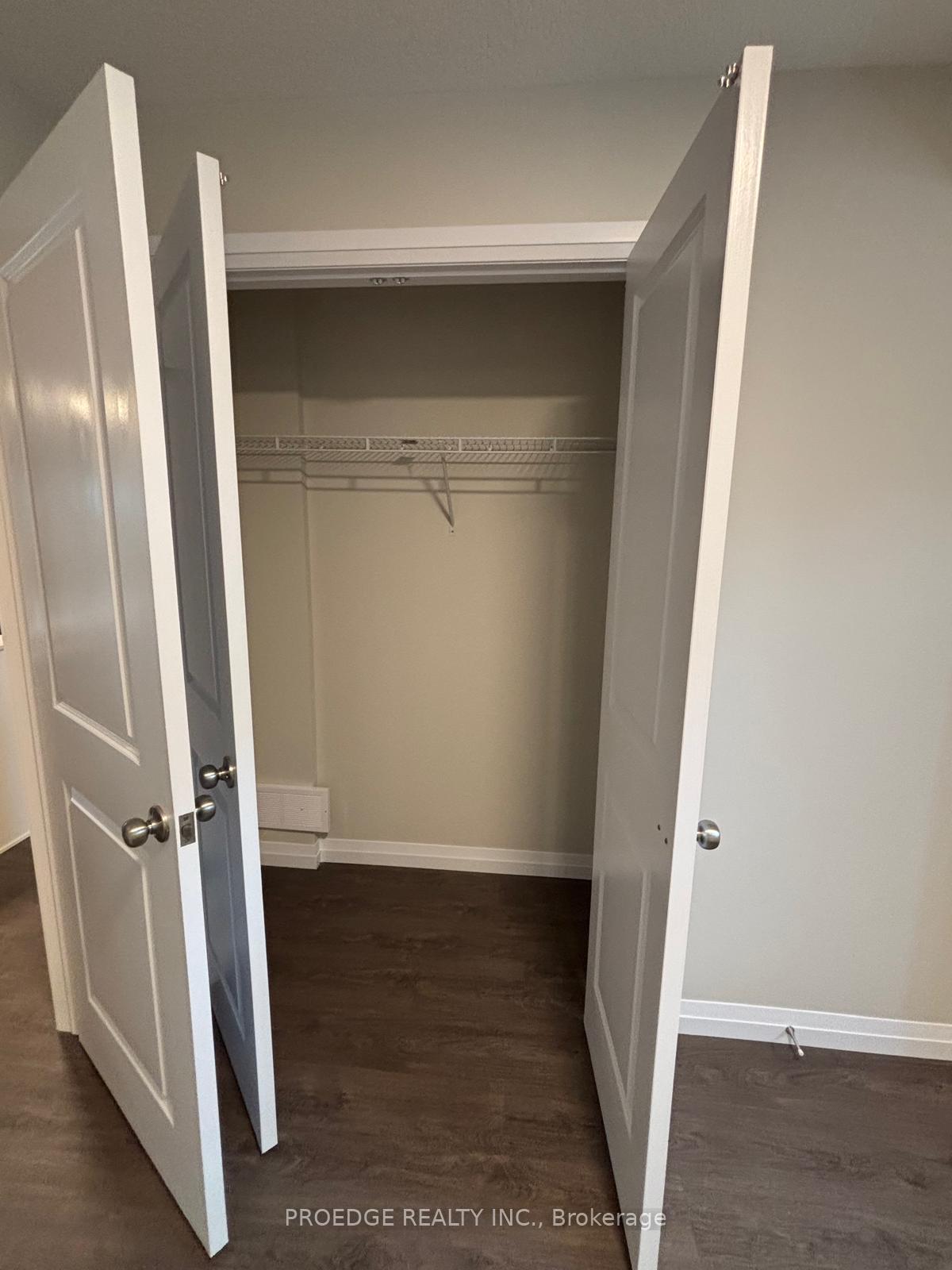 Photo 5 of Unit D7, 410 Northfield Drive W, Waterloo — HOMEH