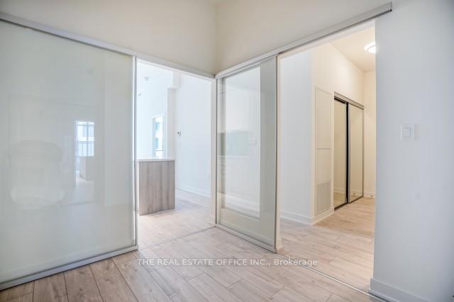 Photo 4 of Unit 815W, 27 Bathurst Street, Toronto, Waterfront Communities — HOMEH