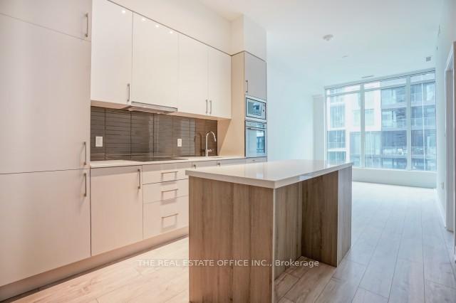 Photo 5 of Unit 815W, 27 Bathurst Street, Toronto, Waterfront Communities — HOMEH
