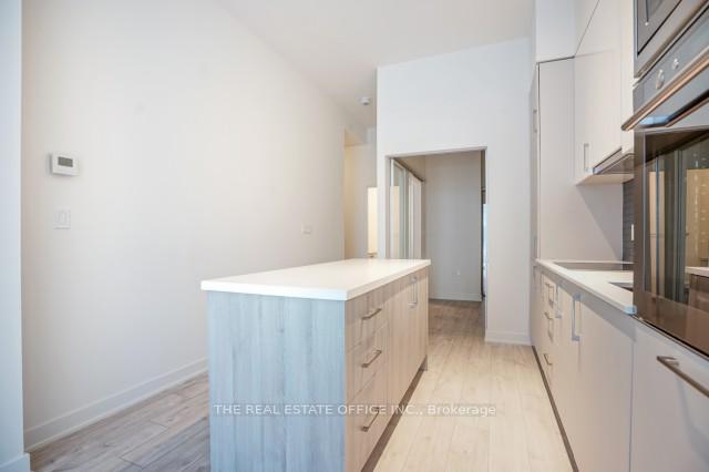 Photo 6 of Unit 815W, 27 Bathurst Street, Toronto, Waterfront Communities — HOMEH