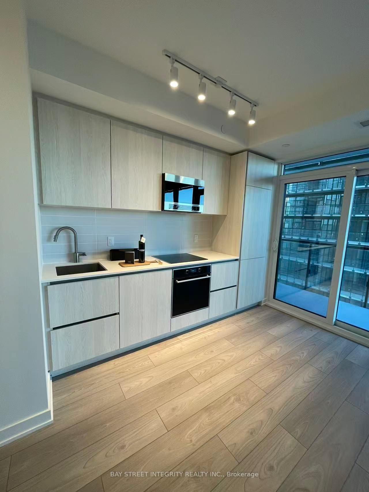 Photo 2 of Unit 2008, 110 Broadway Avenue, Toronto, Mount Pleasant West — HOMEH