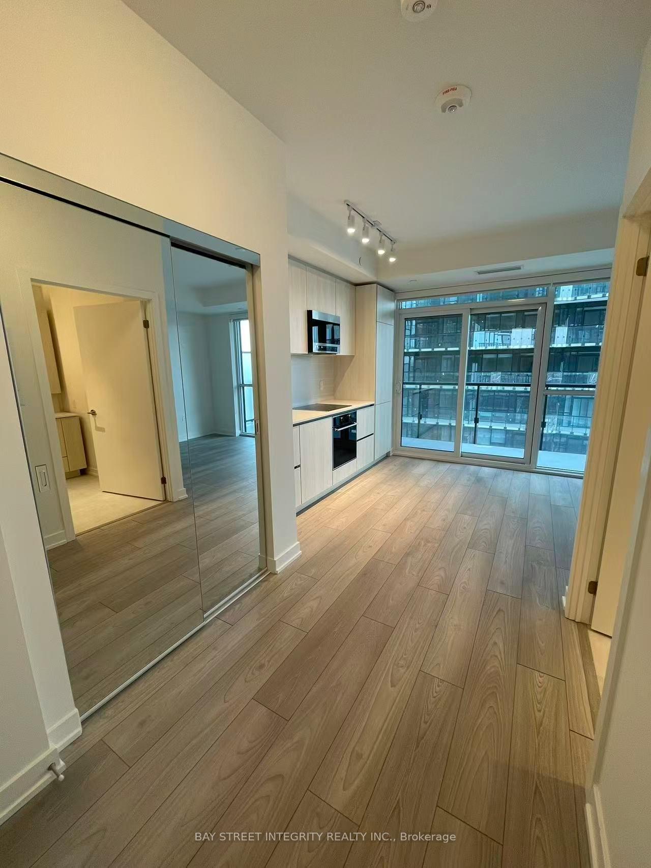 Photo 3 of Unit 2008, 110 Broadway Avenue, Toronto, Mount Pleasant West — HOMEH