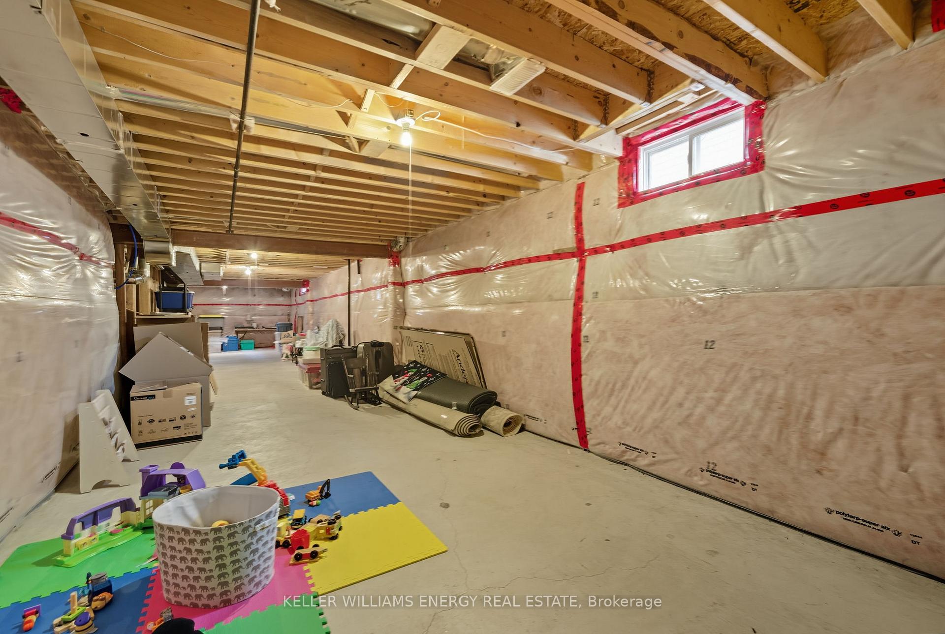 Photo 33 of 66 Ted Miller Crescent, Clarington, Bowmanville — HOMEH