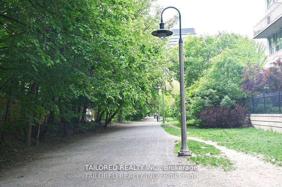 Photo 3 of Unit 211, 119 Merton Street, Toronto, Mount Pleasant West — HOMEH