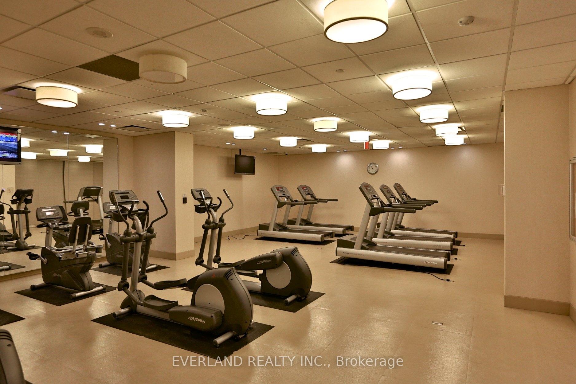 Photo 2 of Unit 2201, 70 Roehampton Avenue, Toronto, Mount Pleasant West — HOMEH