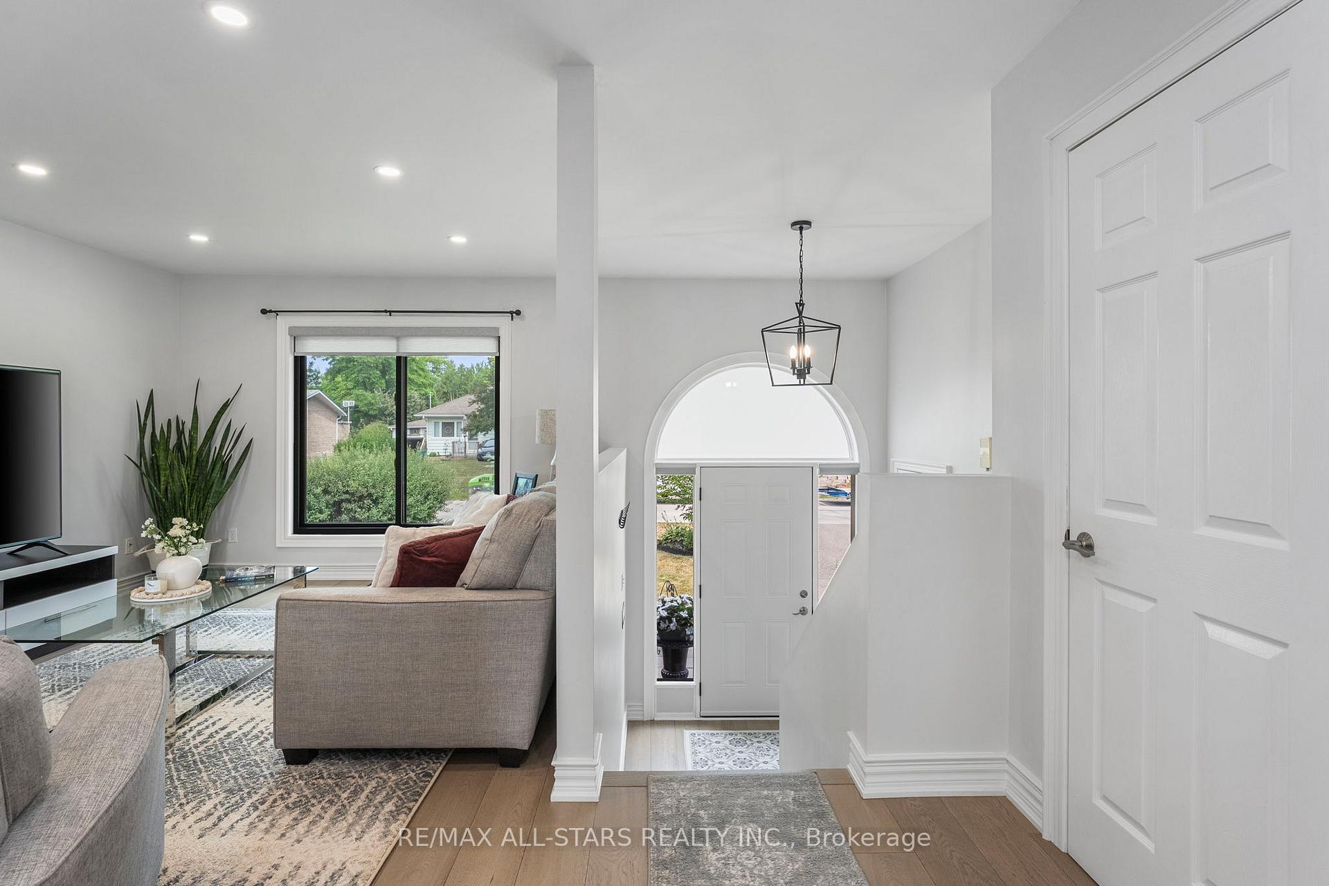 Photo 5 of 289 Miami Drive, Georgina, Keswick South — HOMEH