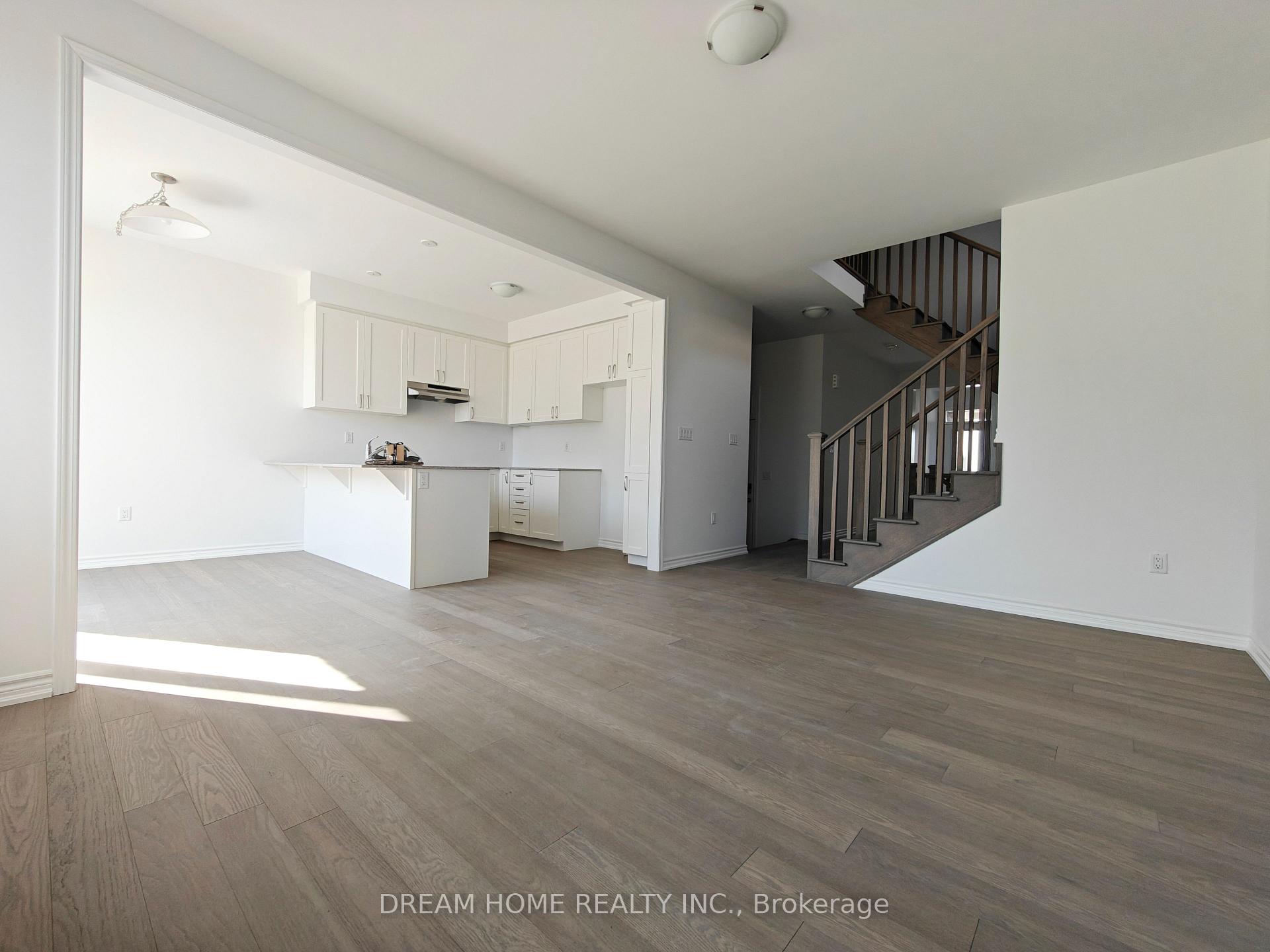 Photo 3 of 400 Madelaine Drive, Barrie, Rural Barrie Southeast — HOMEH