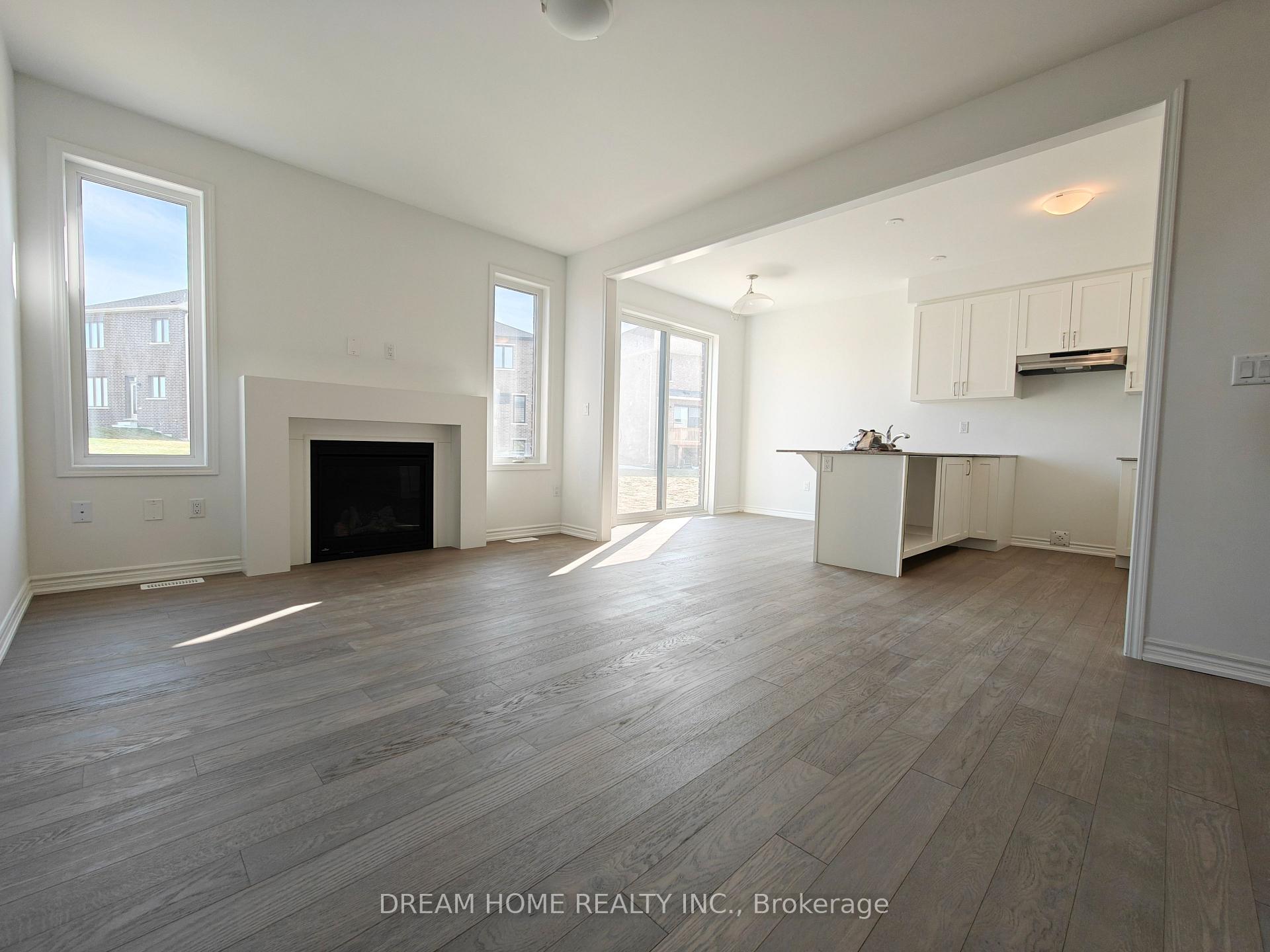 Photo 4 of 400 Madelaine Drive, Barrie, Rural Barrie Southeast — HOMEH