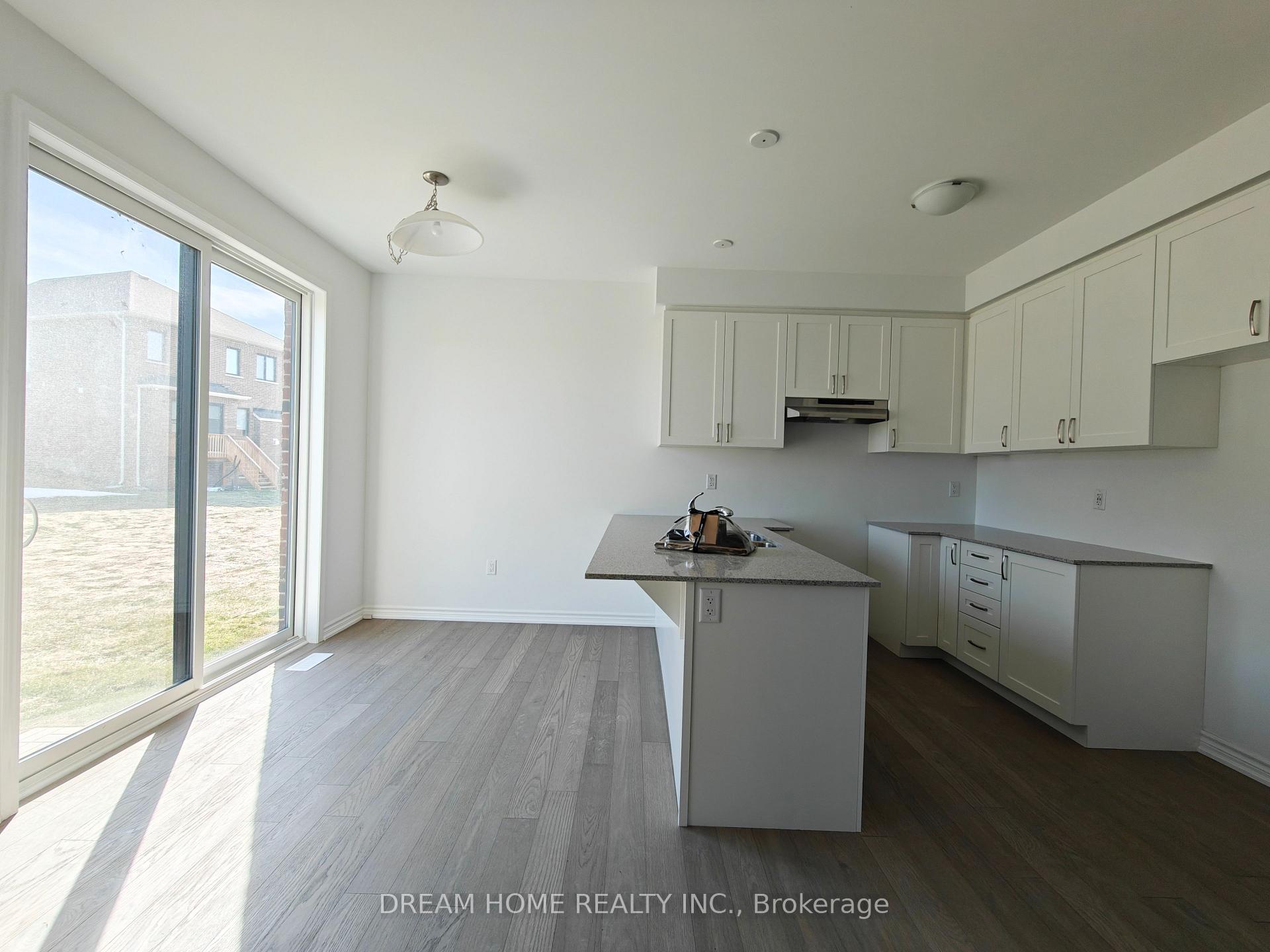 Photo 8 of 400 Madelaine Drive, Barrie, Rural Barrie Southeast — HOMEH