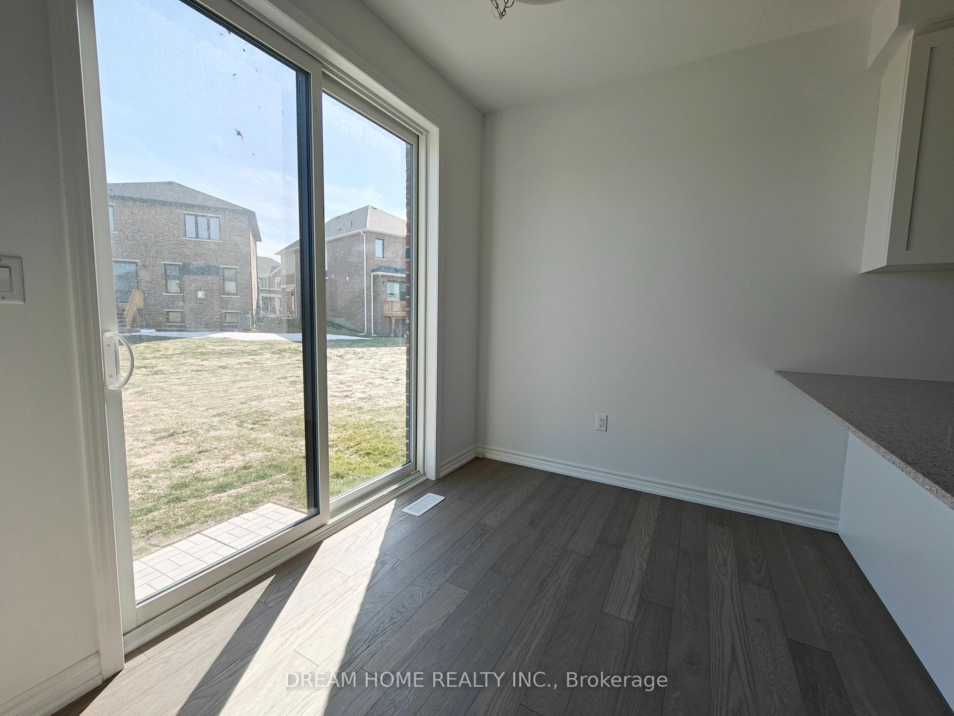 Photo 9 of 400 Madelaine Drive, Barrie, Rural Barrie Southeast — HOMEH