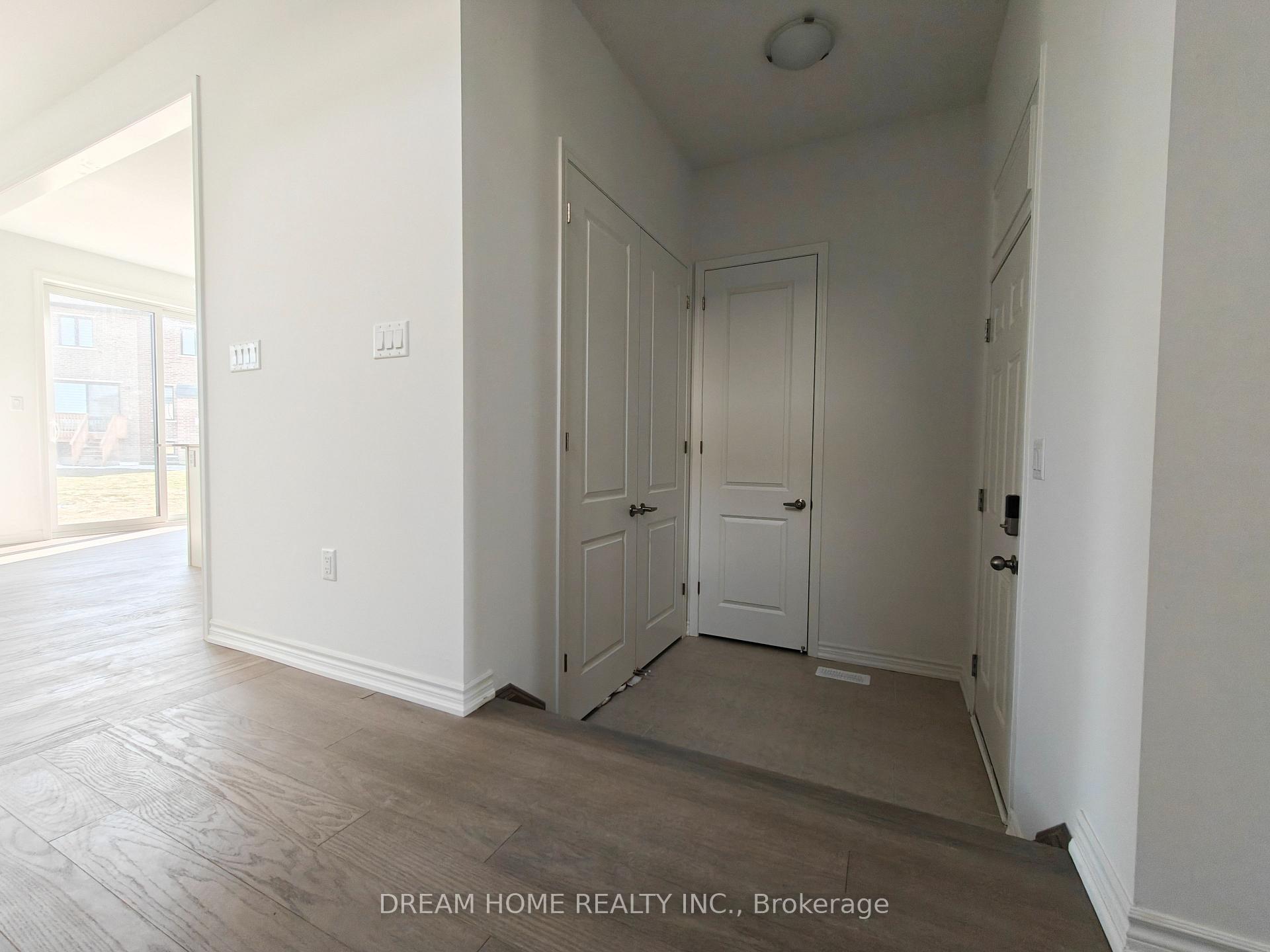 Photo 12 of 400 Madelaine Drive, Barrie, Rural Barrie Southeast — HOMEH