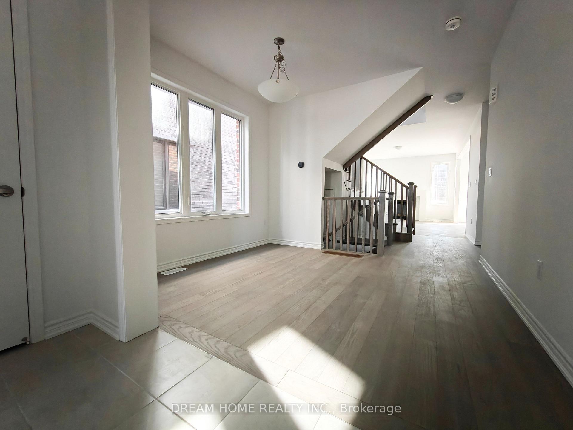 Photo 15 of 400 Madelaine Drive, Barrie, Rural Barrie Southeast — HOMEH