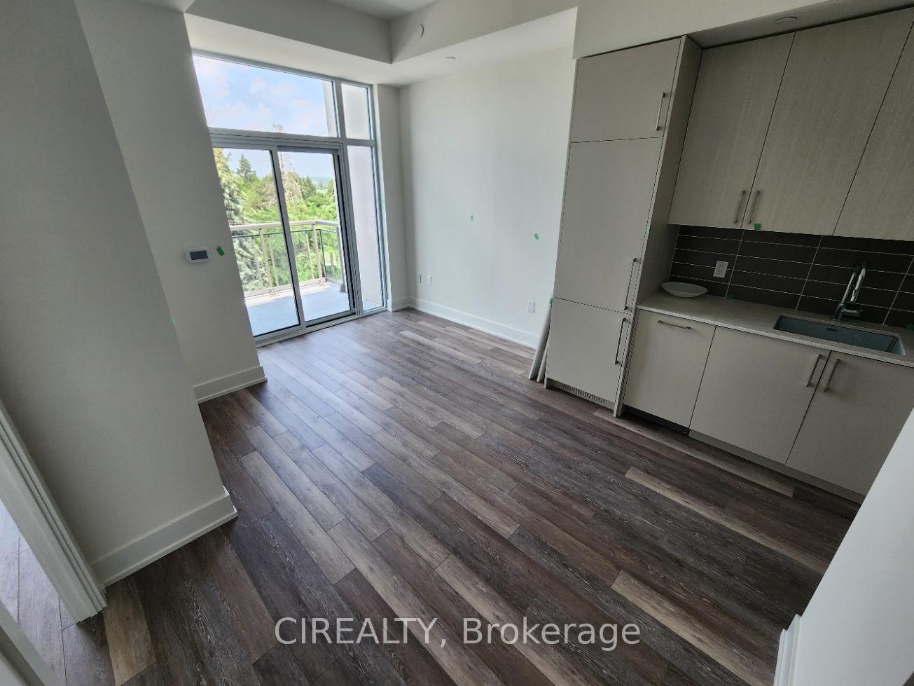 Photo 3 of Unit 524, 2075 King Road, King, King City — HOMEH