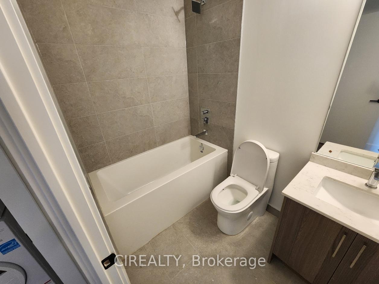 Photo 4 of Unit 524, 2075 King Road, King, King City — HOMEH