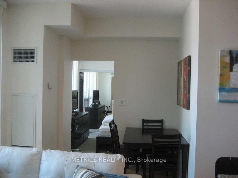 Photo 5 of Unit 2003, 55 Bremner Boulevard, Toronto, Waterfront Communities — HOMEH
