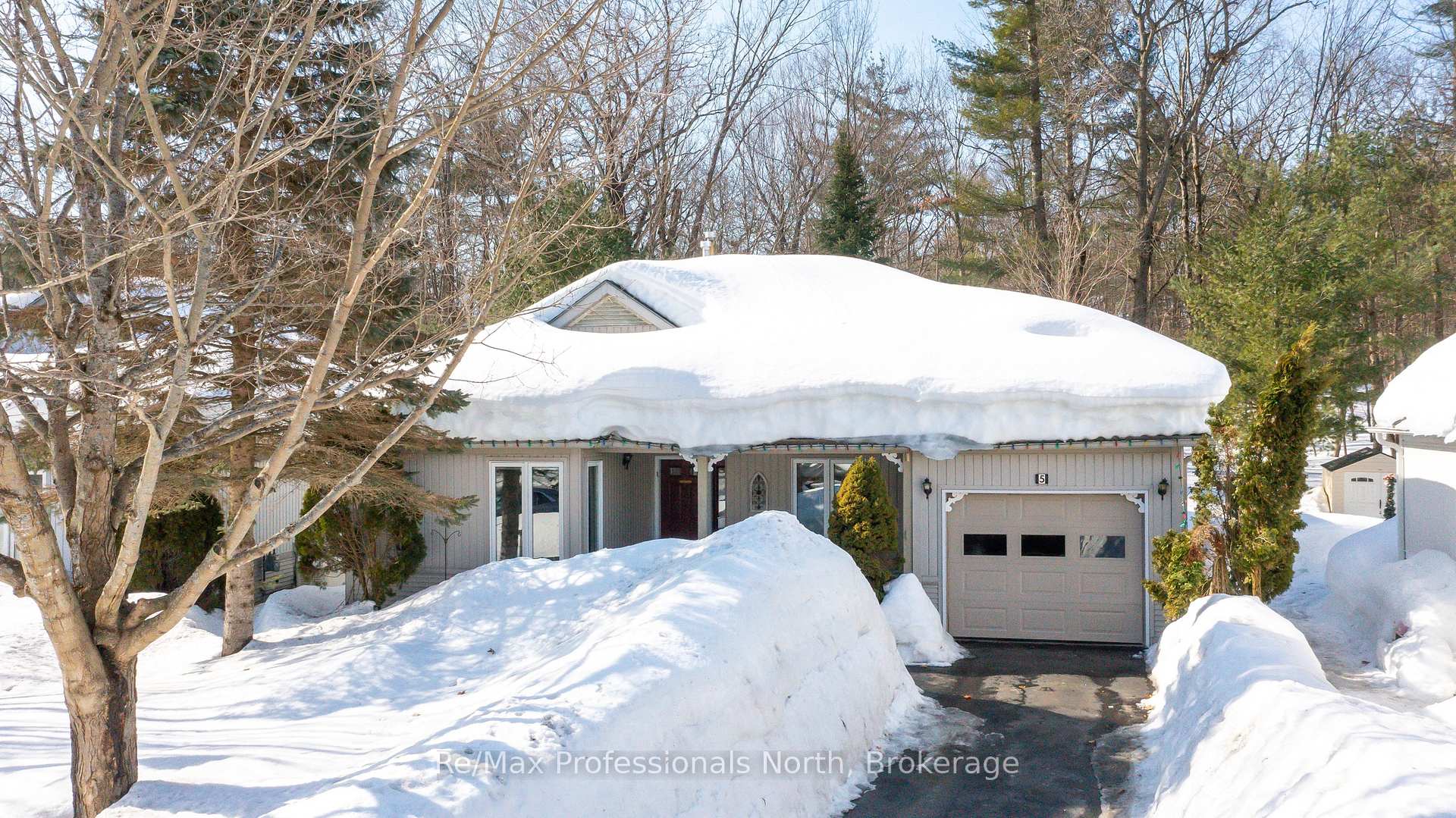 Photo 1 of 5 Woodmans Chart, Gravenhurst, Muskoka (S) — HOMEH