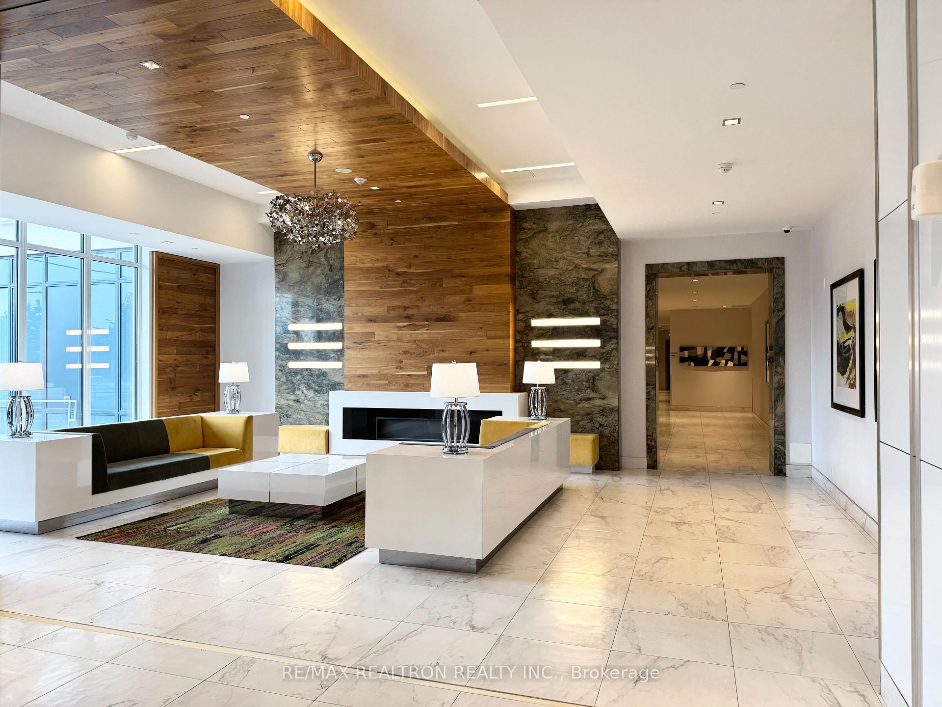 Front of Unit 425, 7900 Bathurst Street