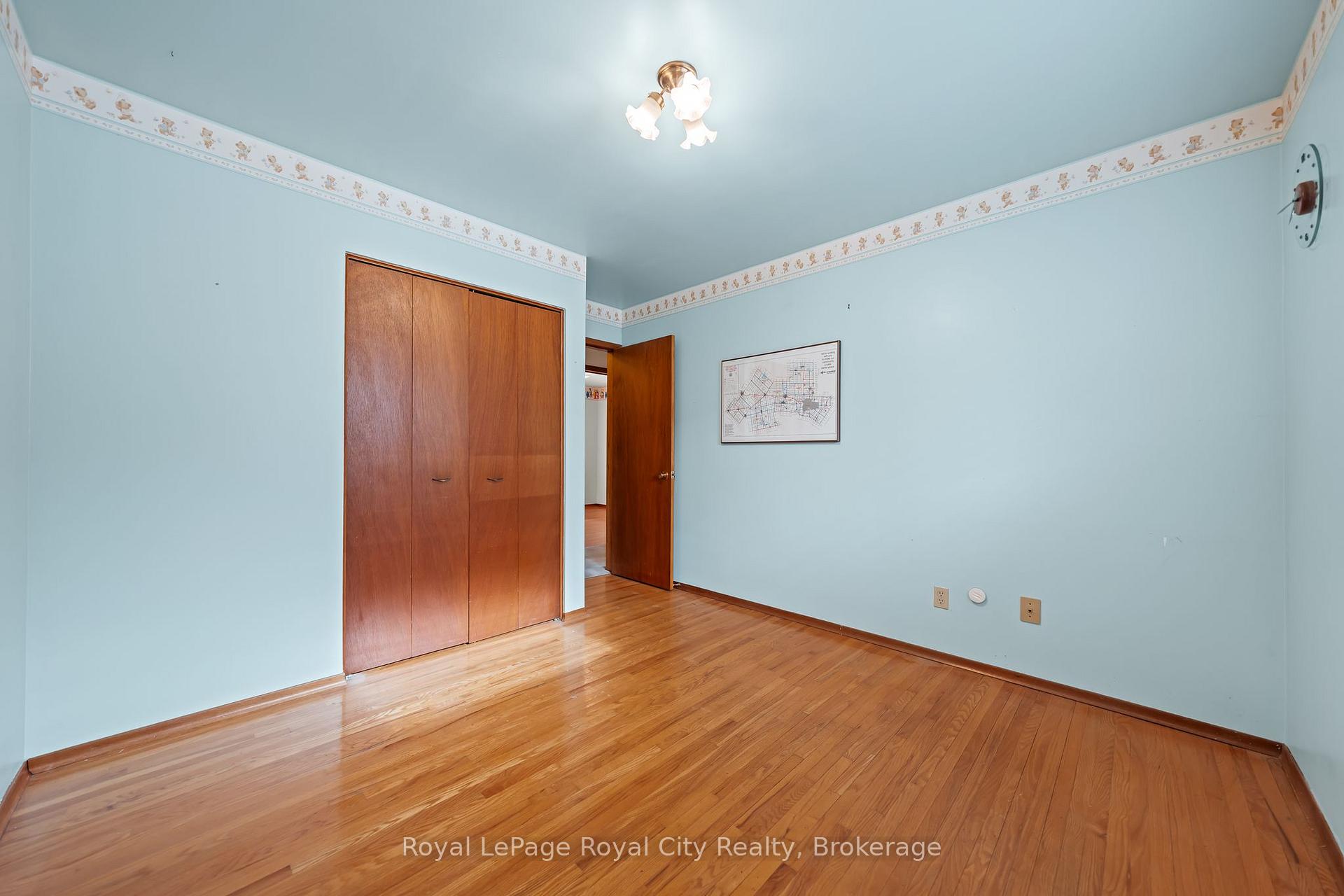 Photo 1 of 17 Muskoka Drive, Guelph, Victoria North — HOMEH