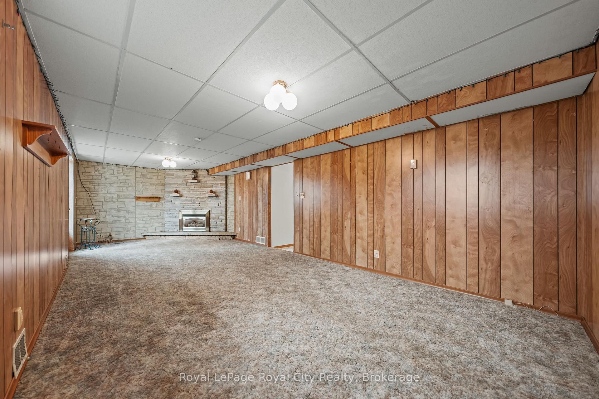 Photo 7 of 17 Muskoka Drive, Guelph, Victoria North — HOMEH