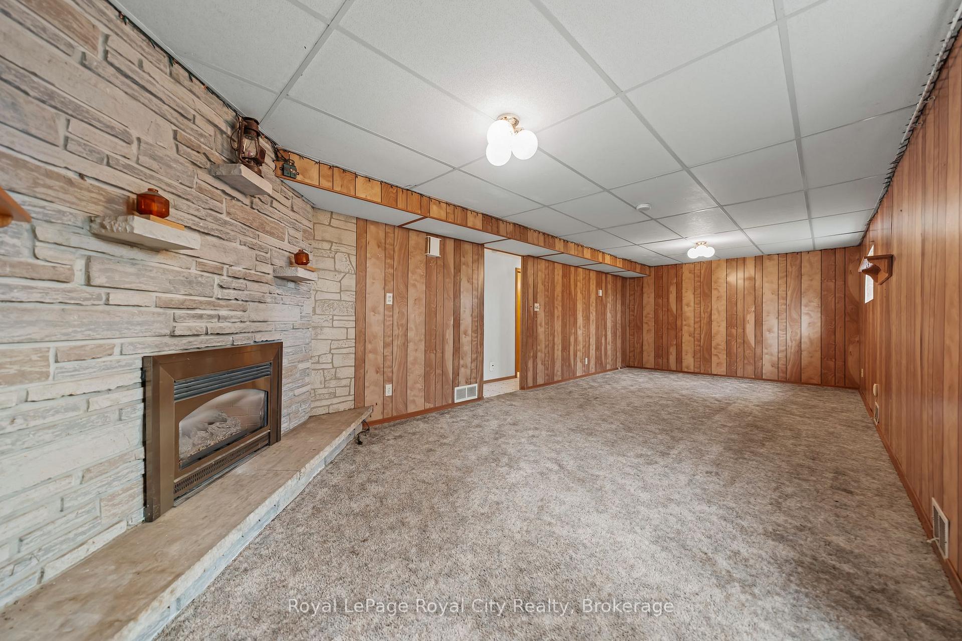 Photo 8 of 17 Muskoka Drive, Guelph, Victoria North — HOMEH