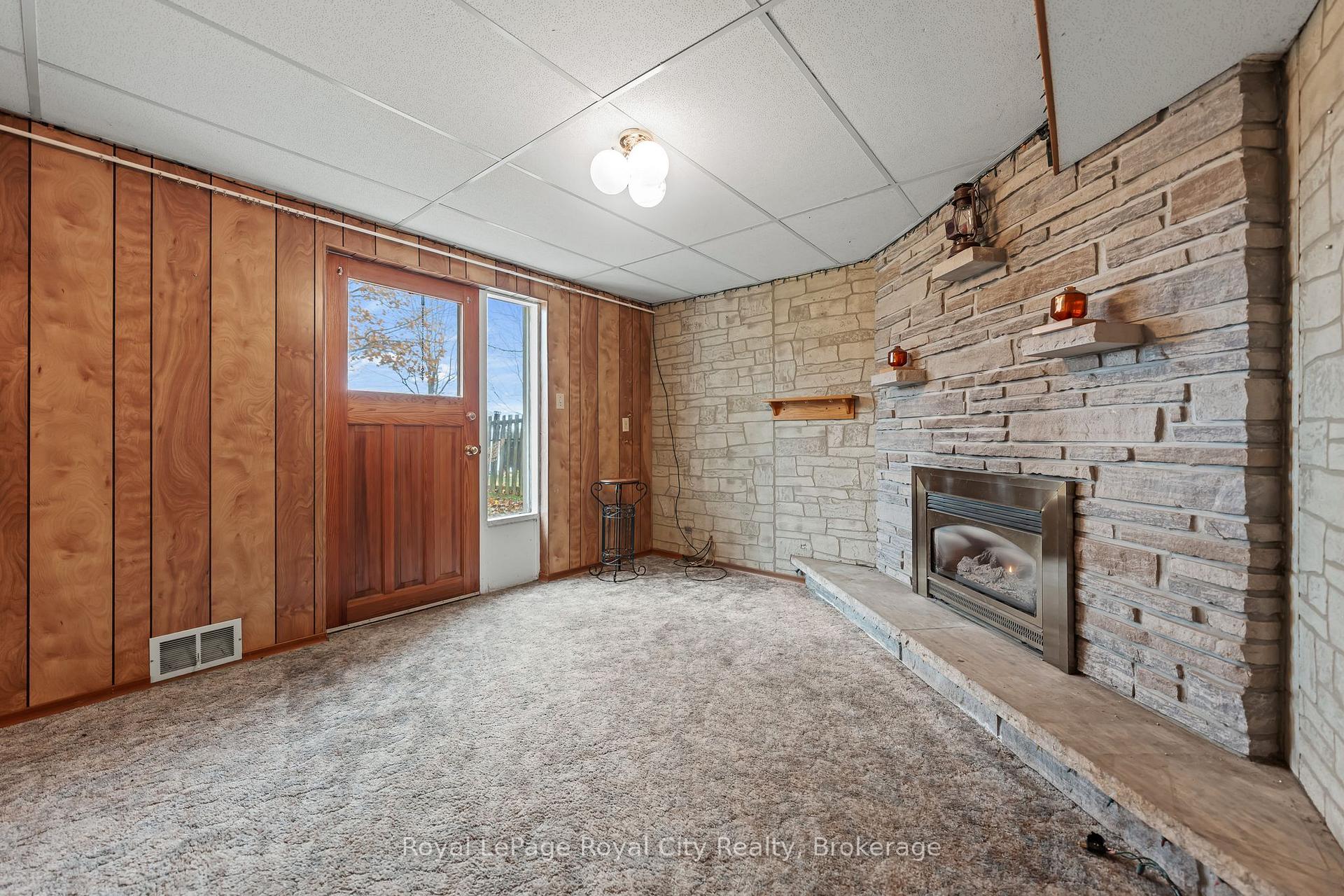 Photo 9 of 17 Muskoka Drive, Guelph, Victoria North — HOMEH