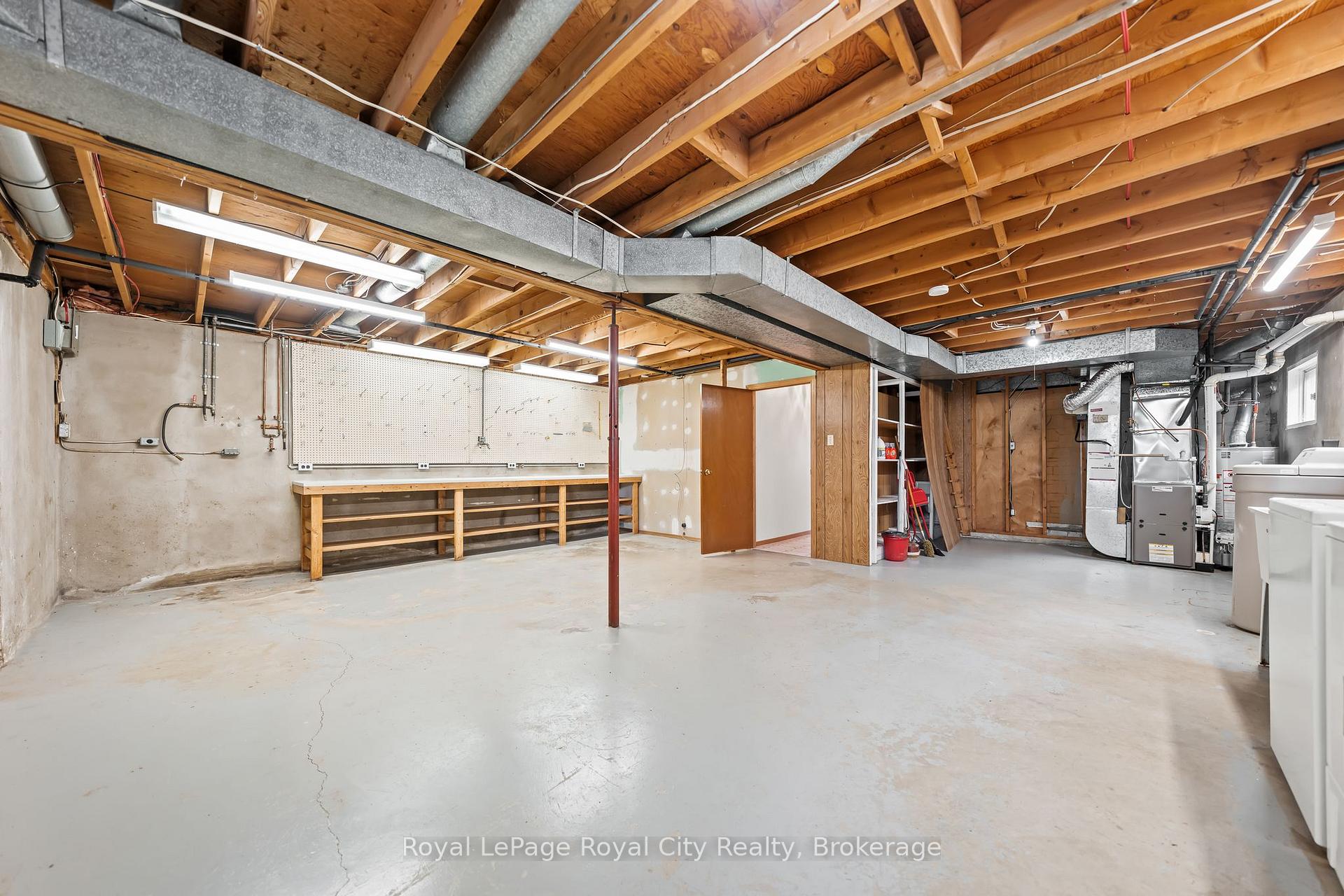 Photo 13 of 17 Muskoka Drive, Guelph, Victoria North — HOMEH