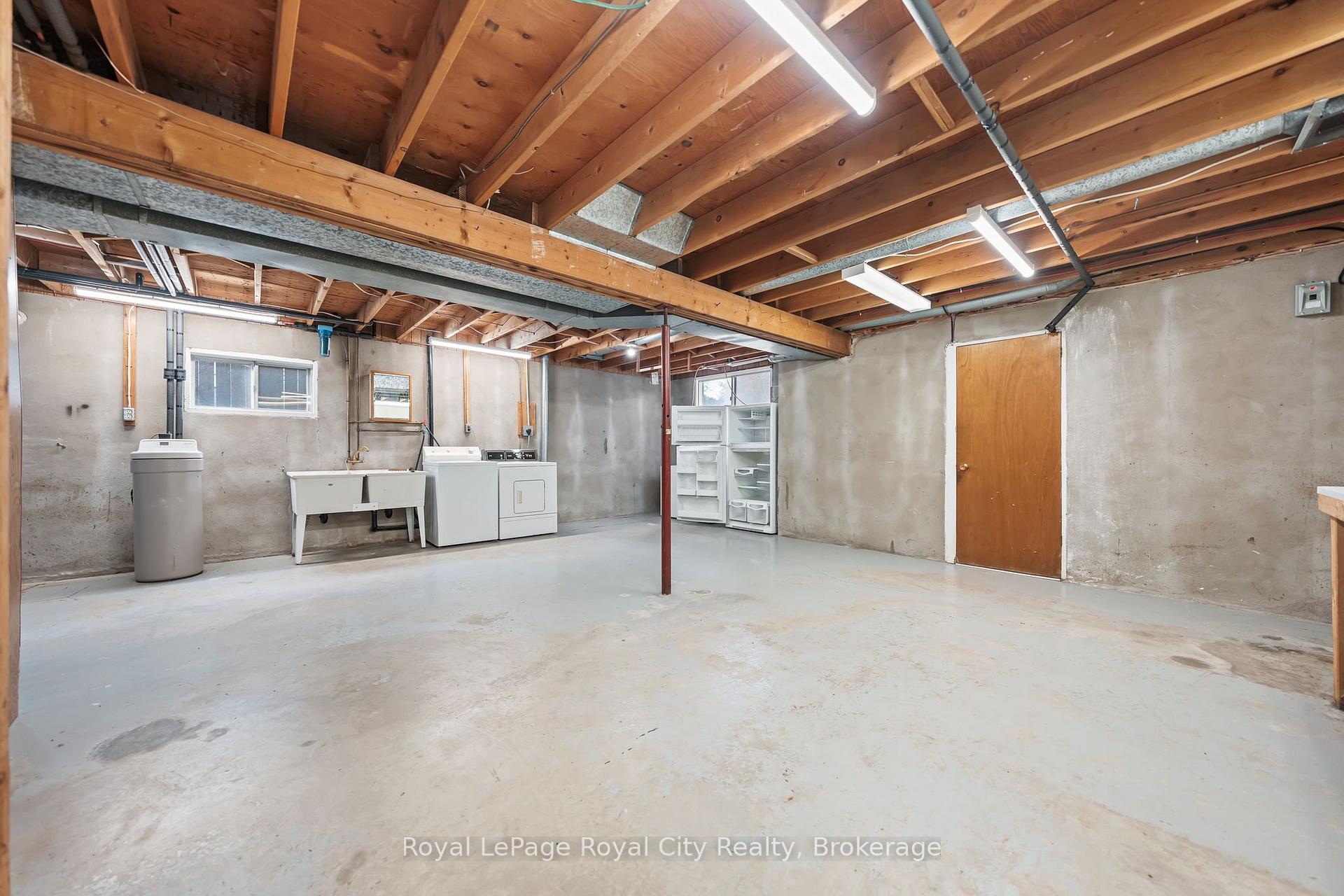 Photo 15 of 17 Muskoka Drive, Guelph, Victoria North — HOMEH