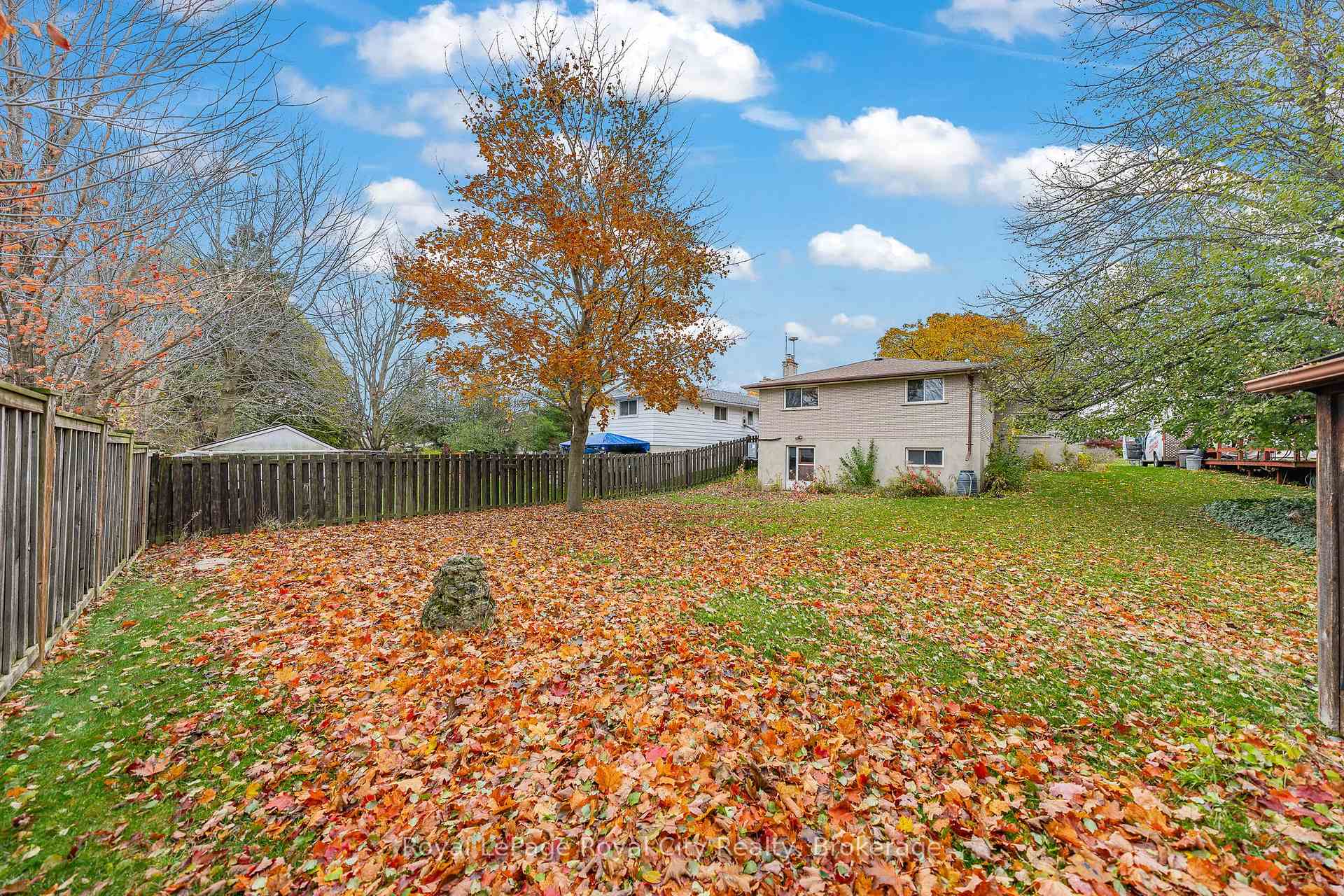 Photo 19 of 17 Muskoka Drive, Guelph, Victoria North — HOMEH