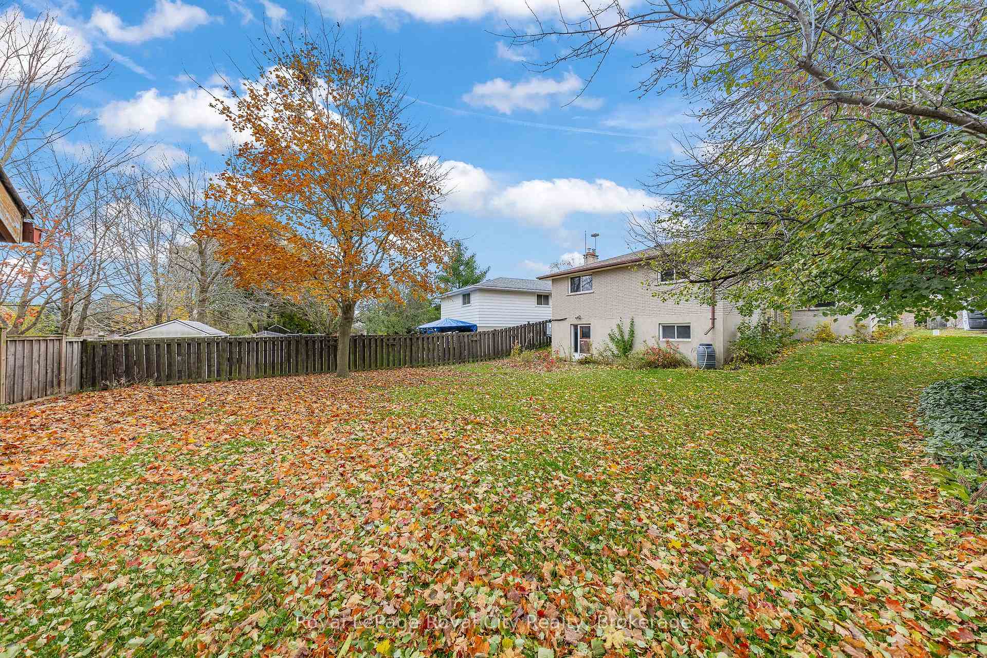 Photo 20 of 17 Muskoka Drive, Guelph, Victoria North — HOMEH