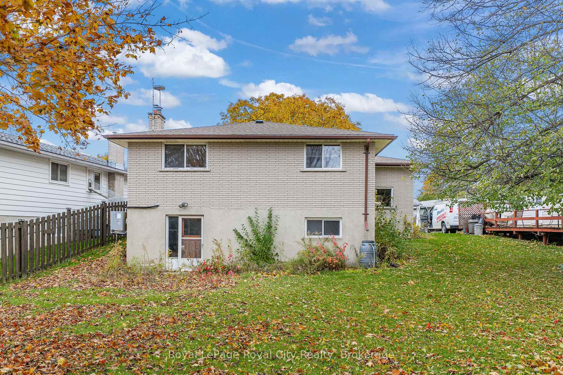 Photo 23 of 17 Muskoka Drive, Guelph, Victoria North — HOMEH