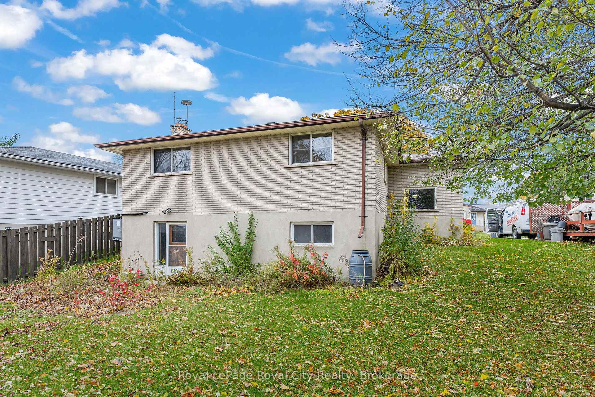 Photo 25 of 17 Muskoka Drive, Guelph, Victoria North — HOMEH