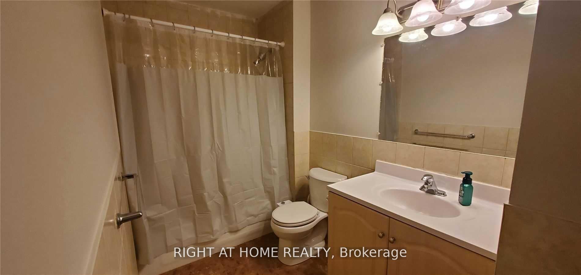 Photo 11 of Unit Upper, 47 Salisbury Circle, Brampton, Brampton North — HOMEH