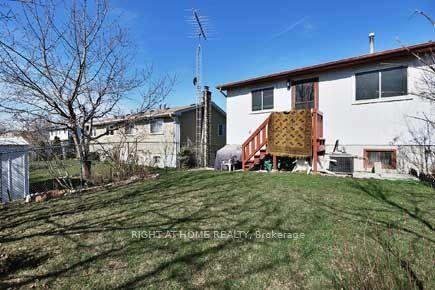 Photo 13 of Unit Upper, 47 Salisbury Circle, Brampton, Brampton North — HOMEH