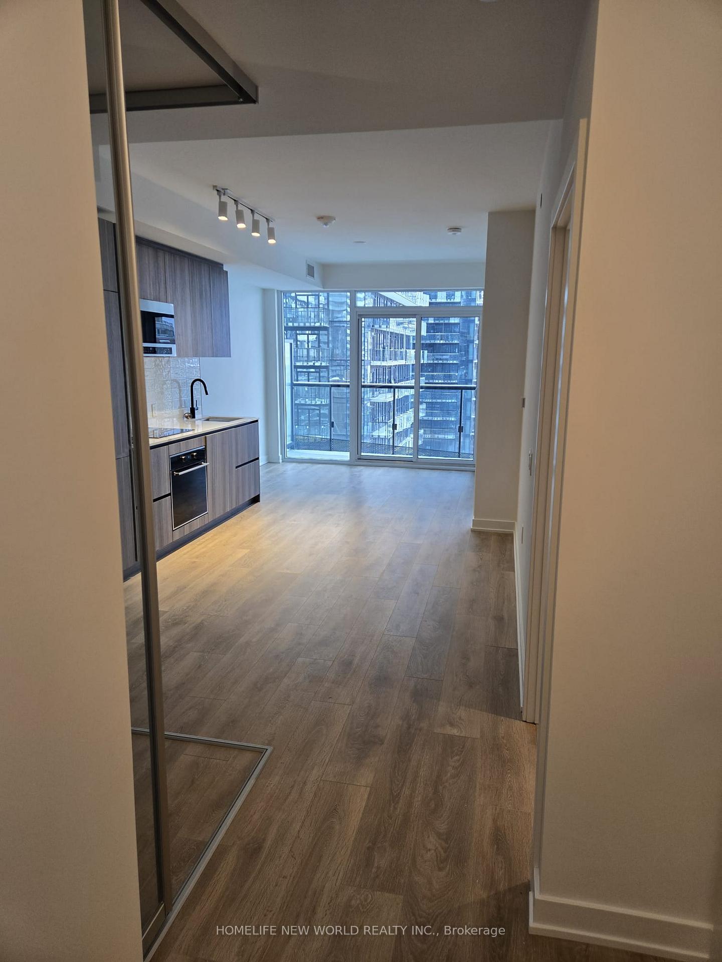 Photo 6 of Unit 1506, 117 Broadway Avenue, Toronto, Mount Pleasant West — HOMEH
